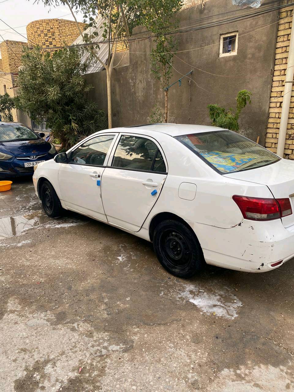 بي وايدي  2013 محور كوله الف وثمنميه كير ومكينه كلشي مابيهن حداديه سبعين بل الميه جام كهربائي فتحه بل القماره شاشه كهربائات  تبريد كله شغال السياره مطلوبه 600 غرامات يطيح من سعرها  سعرها 35