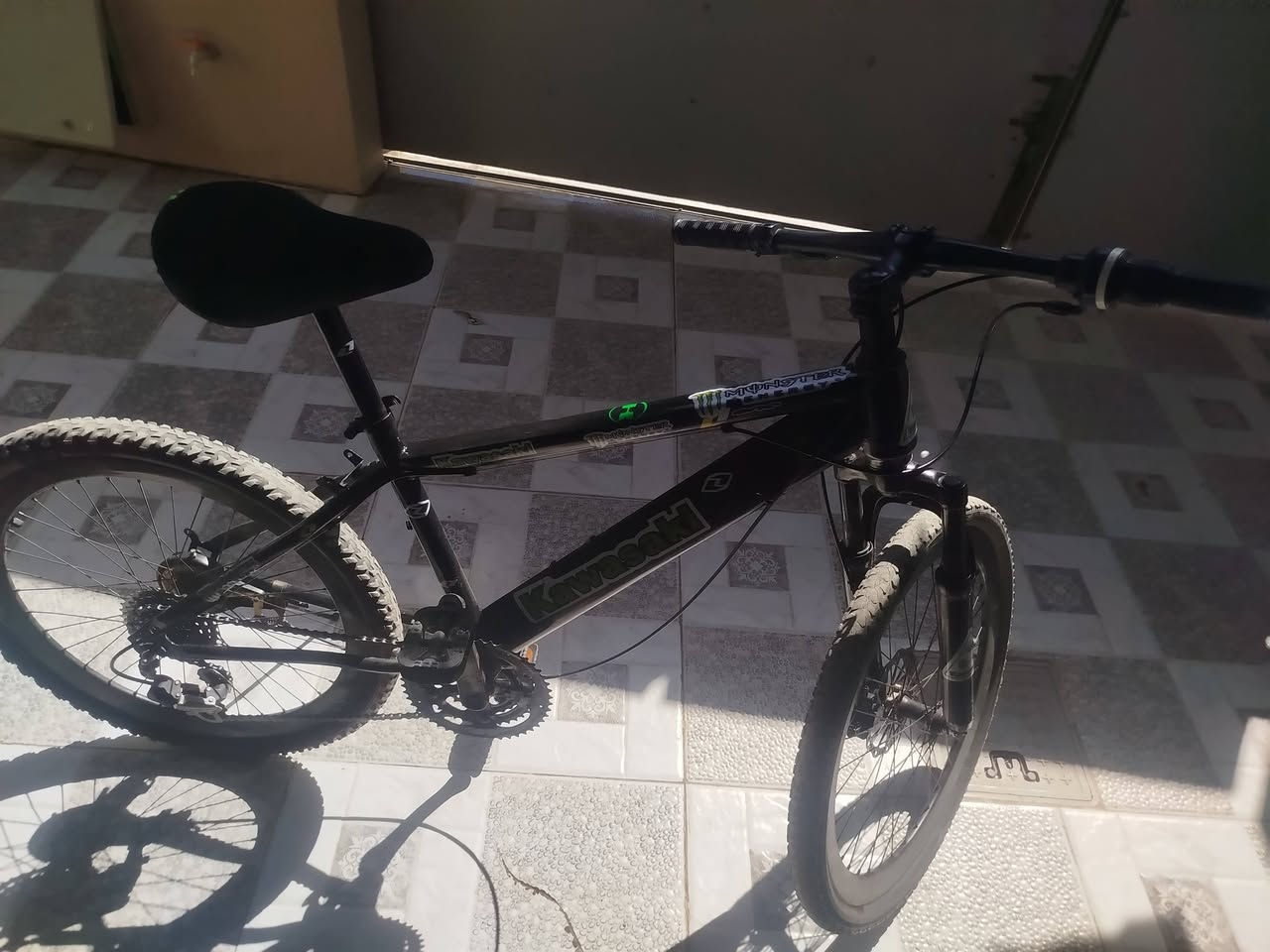 للبيع بيسكل كلشي شغال السعر 85بي مجال ***********
