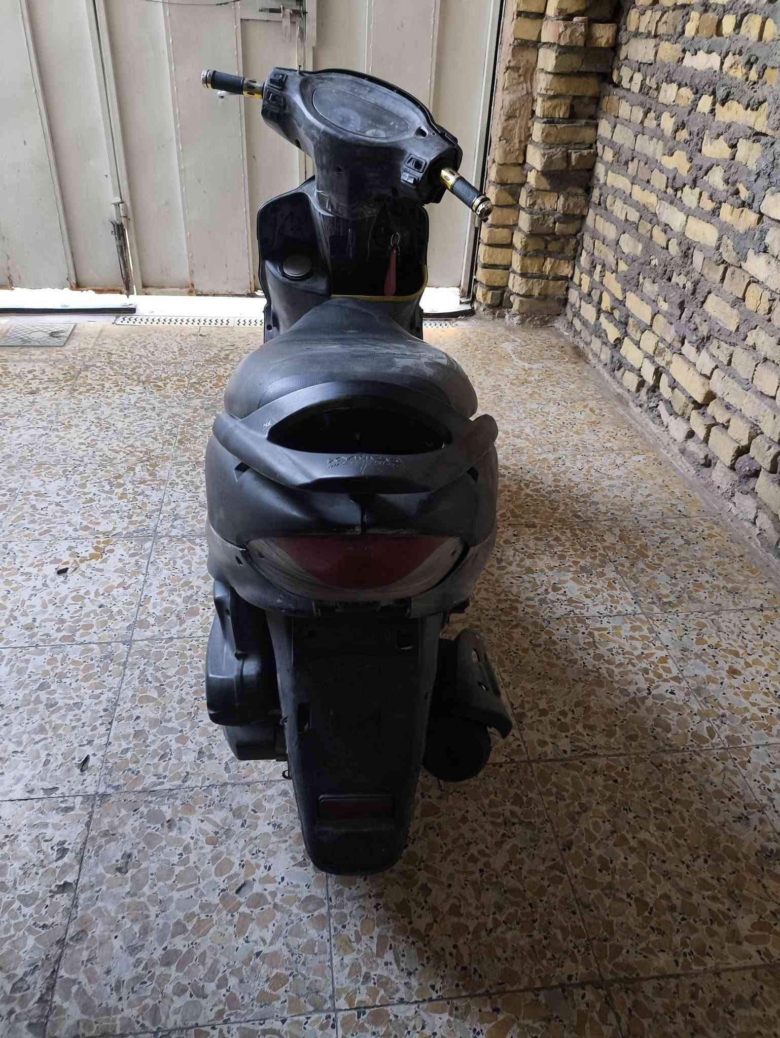 سلام عليكم
دراجة كامكو g2فحل محور من نوزل الا كابريتر دراجة بيهة تبخير 
شغالة كهربائيات 
عقل جديد ✅
كابريتر جديدة ✅
صالنصة جديدة ✅
باتري جديد ✅
السعر 350وبيهة مجال مكاني ميسان قضاء المجر الكبير
للاستفسار ***********
