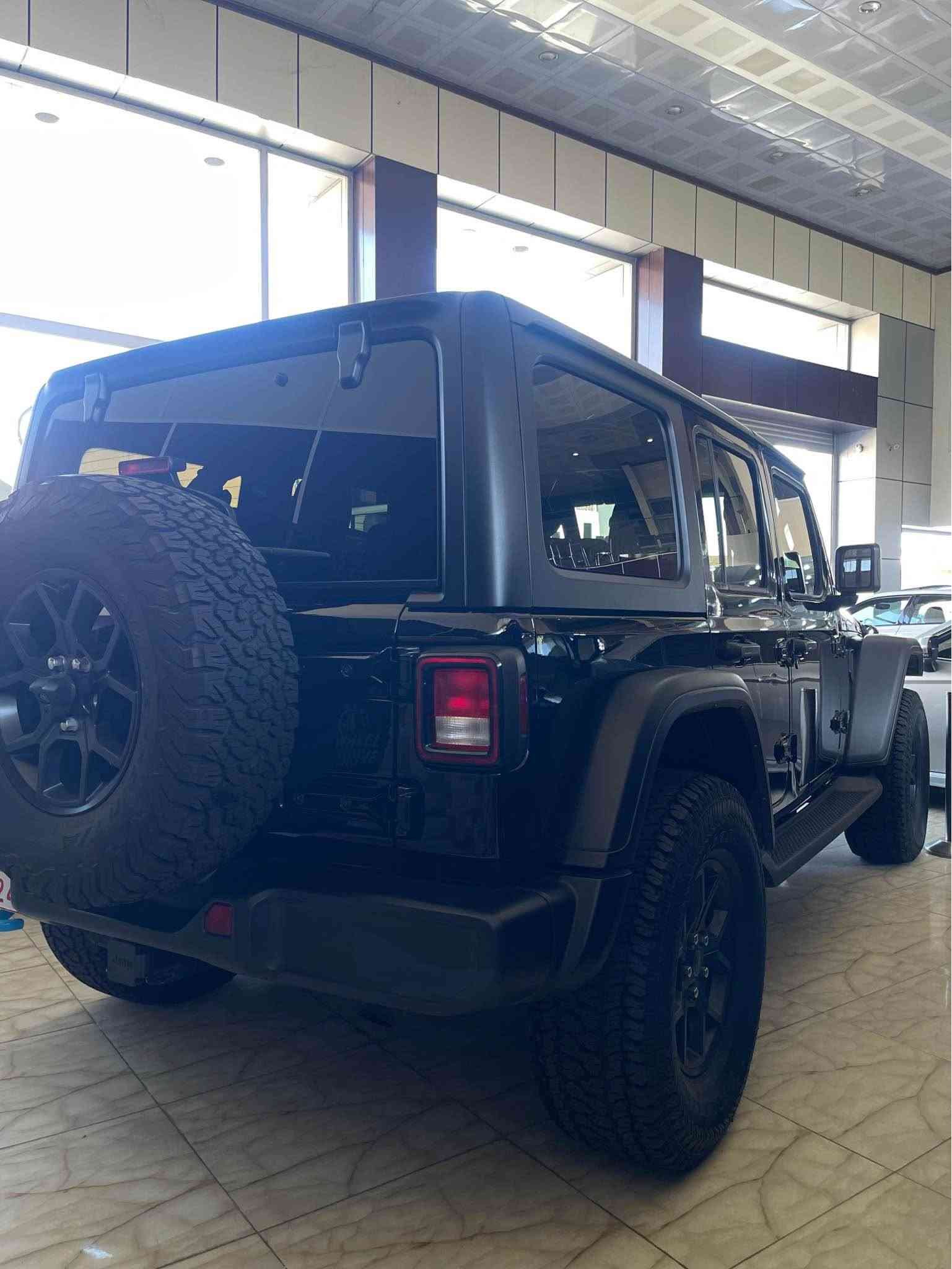 Jeep Wrangler 2024 lVlLLYS

جيب رانكلر 2024 

4 سلندر تيربو  - هايبرد - شحن plug in

فول فول مواصفات

شاشة 

قطعتين تبريد

هيتر بالمري

كار بلي + اندرويد اوتو

تحكمات ستيرن

ماشيه 26 الف ميل 

بدون صبغ بدون تعديل

عنوان دهوك 

معرض ريان

سعر 325 $ بها مجال

*********** دهوك, العراق
