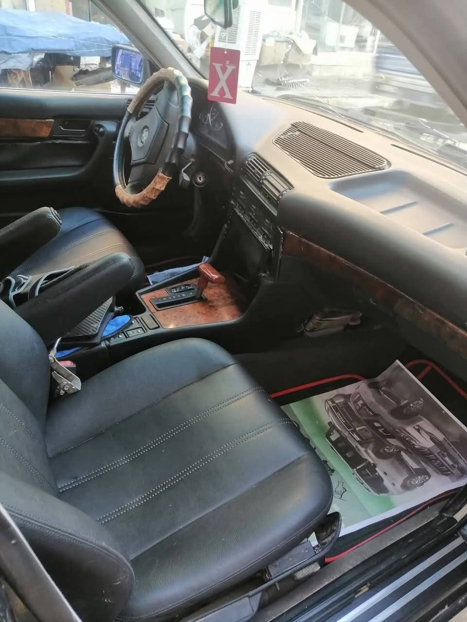بيع مستعجل.
بي ام دبليو موديل 91
حجم 25 مسكر فانوس رقم بغداد اصل.
السيارة مال جنيان نظيفة وخير من الله بيها جاملغ خلفي ع بارد.
كلشي شغال بيها فقط التبريد مااعرف شبي(عاطل)
مالك السيارة يريد مداور.
سعر السياره مال بيع 45 مكان السيارة محافظة الديوانية قضاء الحمزة الشرقي كابتن كرار . ***********
