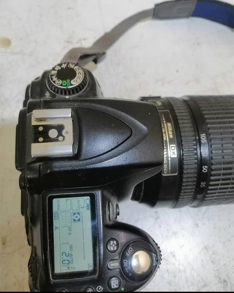 كامرة تصوير فيديو وفوتوغراف nikon D 90 عدسة اصلية 18-125 كامرة نظيفة للبيع السعر 250 الف ***********  ***********

