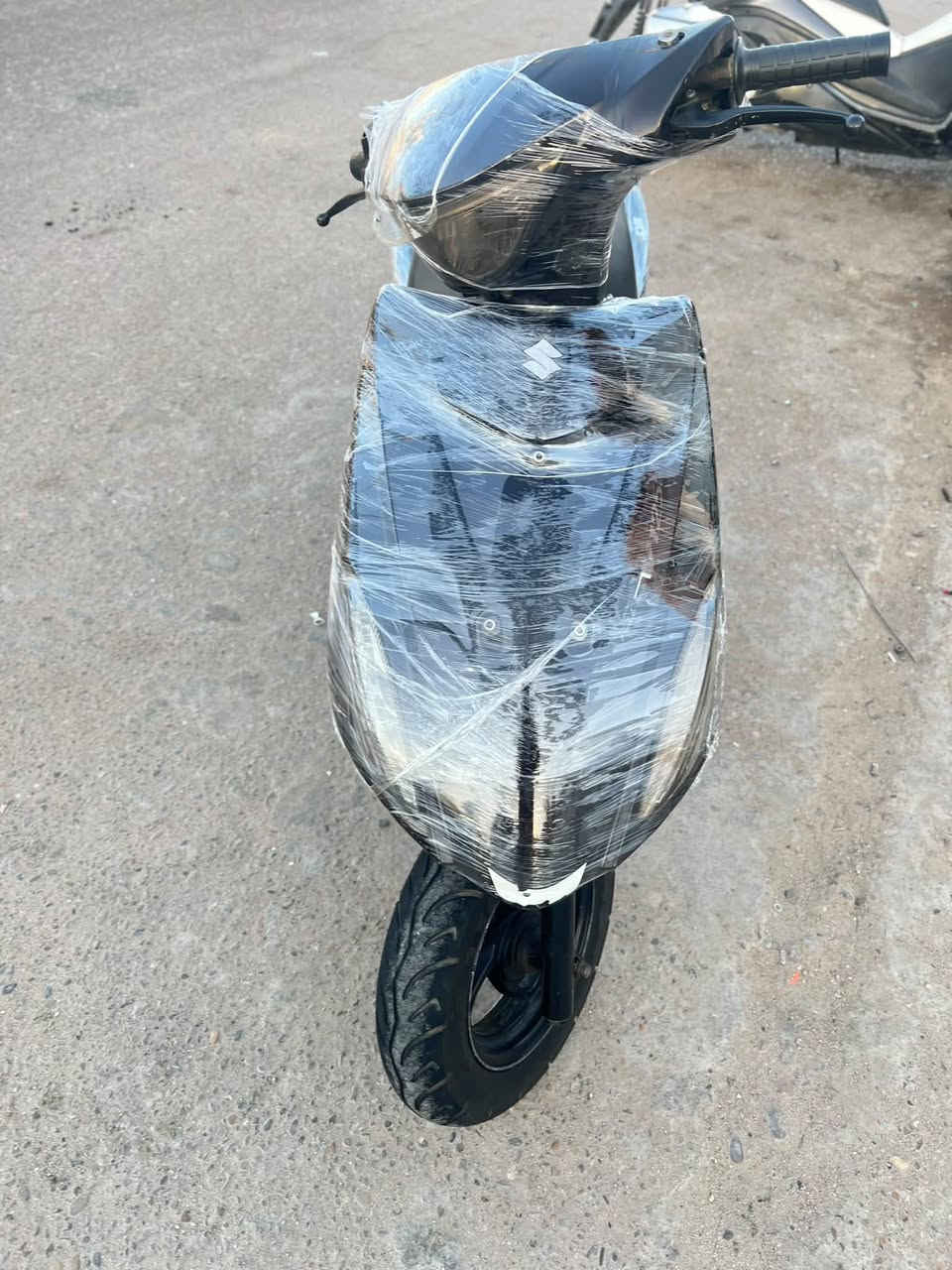 دراجه سيام ادرس ياباني للبيع مفتوحه مره وحده دراجه نظيفه حيل نگره سلف باتري جديد كفرات نظيفه سعرها 275 وبيها مجال لشراي  اتصال او مراسله ع خاص ***********
