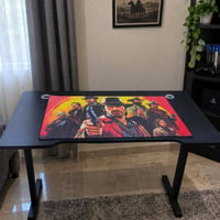 ميز گيمنگ • نظيف جداً • أسود طافي