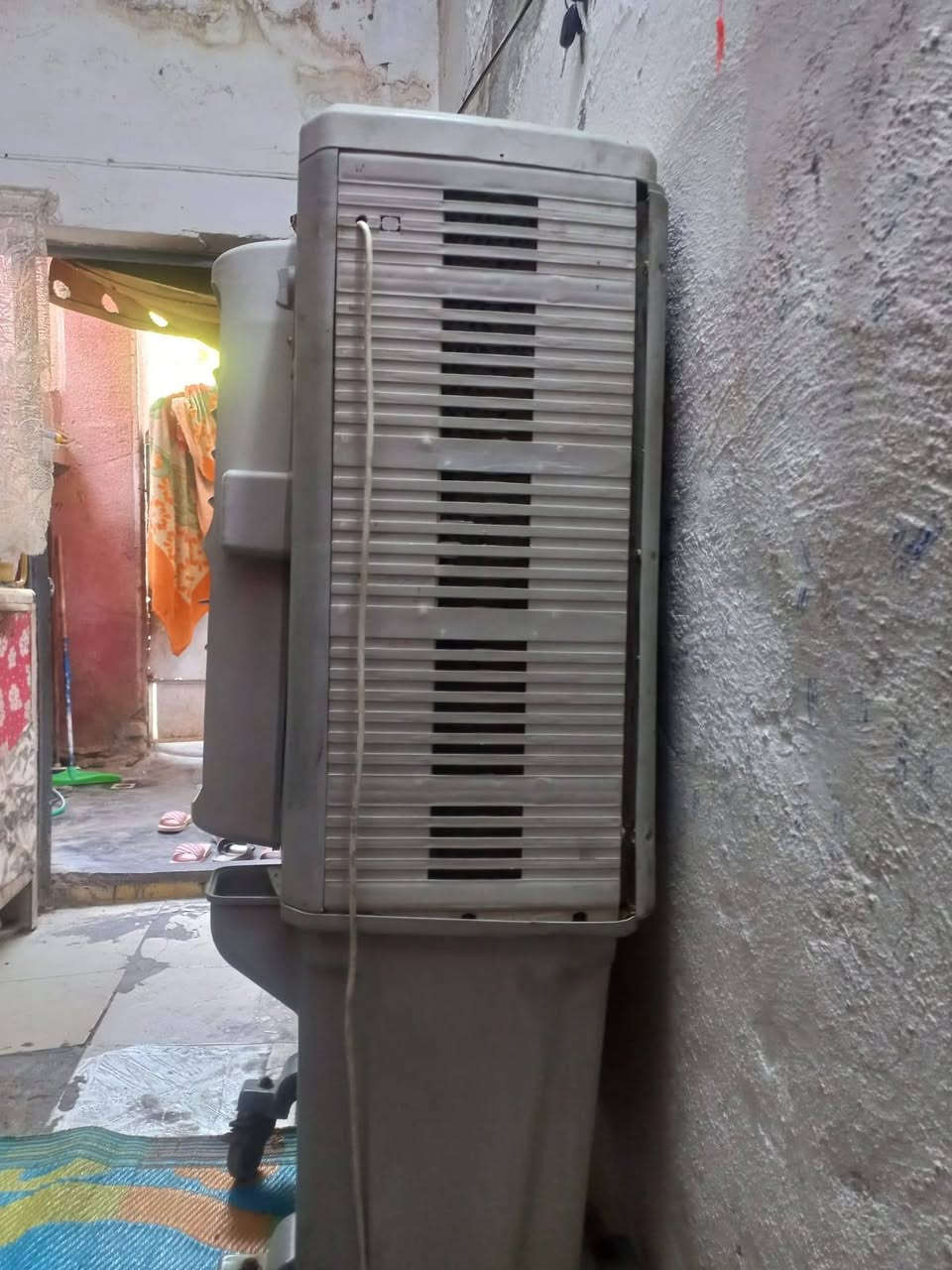 كونغؤره حجم كبير نظيفه جدا بس بيها صوت قليل لامروهجه دهن فقط *********** مكاني الحسينية قفل ٦٥
