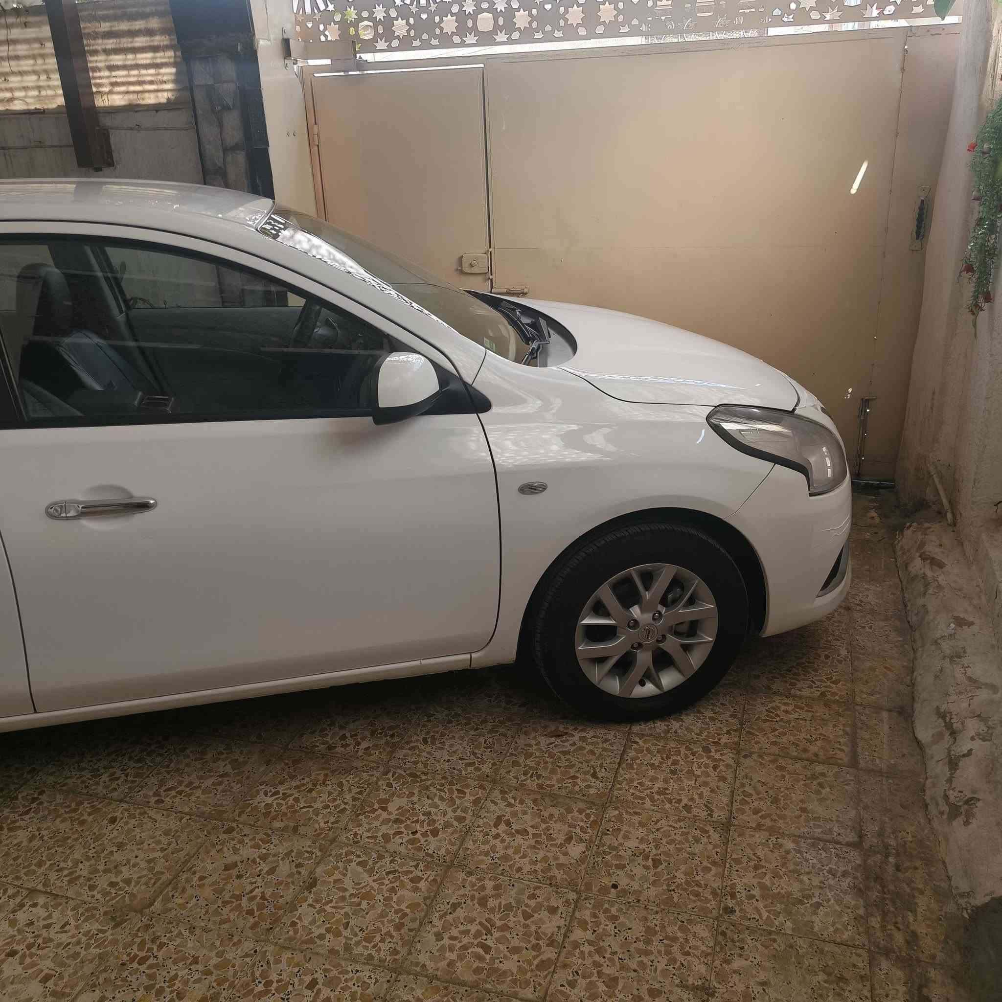 السلام عليكم البيع سني ( هندي) موديل ٢٠٢٤ فول مواصفات ماشيه ١٩ ألف مكفولة من صبغ والبارد على وضع الشركة رقم بغداد ( بسمي) مكاني بغداد الحريه ***********
