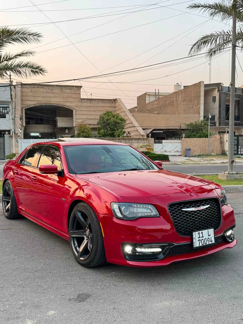 السلام عليكم للبيع اوباما S فوول مواصفات   
موديل 2018  
8سلندر 5700 
لون احمر طمامه 🍅🍅وقليل اكو احمر و8 سلندر 
بنوراما 
برده خلفيه 
داخل جلد احمر 
كشنات تبريد وتدفئه 
الكشنات الخلفيه تدفئه 
كلاصات حار بارد 
نضام صوت BETS دمام بالجنطه 
رادار جانبي ونقطه عمياء 
اشاره بالمري 
حساس امامي خلفي 
السياره جاهزه من كلشي صدر ودسكات وتايرات 
السياره طابه كلين 
حادثها بالعراق جاملغ وبنيد بدون دواخل وايرباك 
بيها مكانات ٣ صغار بارد 
ماشيه122 الف 
السعر 228 💵وبيها مجال بسيط 
العنوان بغداد 
للاستفسار ***********
