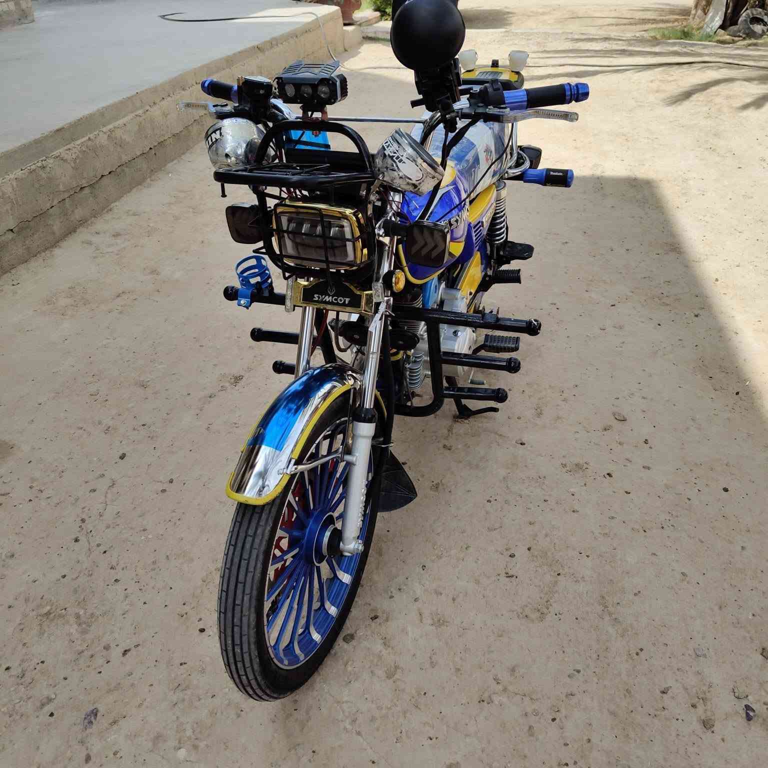 مكلف بل نشر
سلام عليكم  
دراجة ايراني 
حجم المكينة 250cc
موديل 2025
الدراجة خير من الله 
مال جناي ما تصرف عليهة ربع 
مكينة ما ممدود عليهة سبانة 
شلعة ومعدل شك الكاع  
سعر 1250وبيهة مجال لطيبين 
المو شراي لا يتعبني 
رقم الهاتف 
***********كورك بي وتساب 
***********اثير 
المكان الفلوجه
