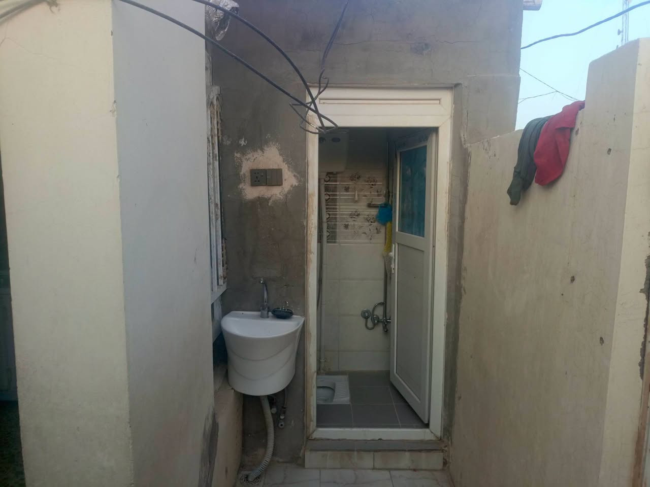 يالله دار  البيع المساحه 77متر
طابوزراعي سند 25قرار محكمه. سعر مناسب

ثاني بيت عن شارع الفلل ا

بناء حجر السقف صب كونكريت  نضيف البيت صطح كامل 

 العنوان كوفه علوت الفحل شارع الفلل قرب اسواق الجنات 

يحتوي ع غرفه  وستقبال ومطبخ وصاله  وتخاريج داخليه وخارجيه 

الستفسار تصل ع رقم ***********وتساب. يوجد كافت

 المساحت الزرعيه
