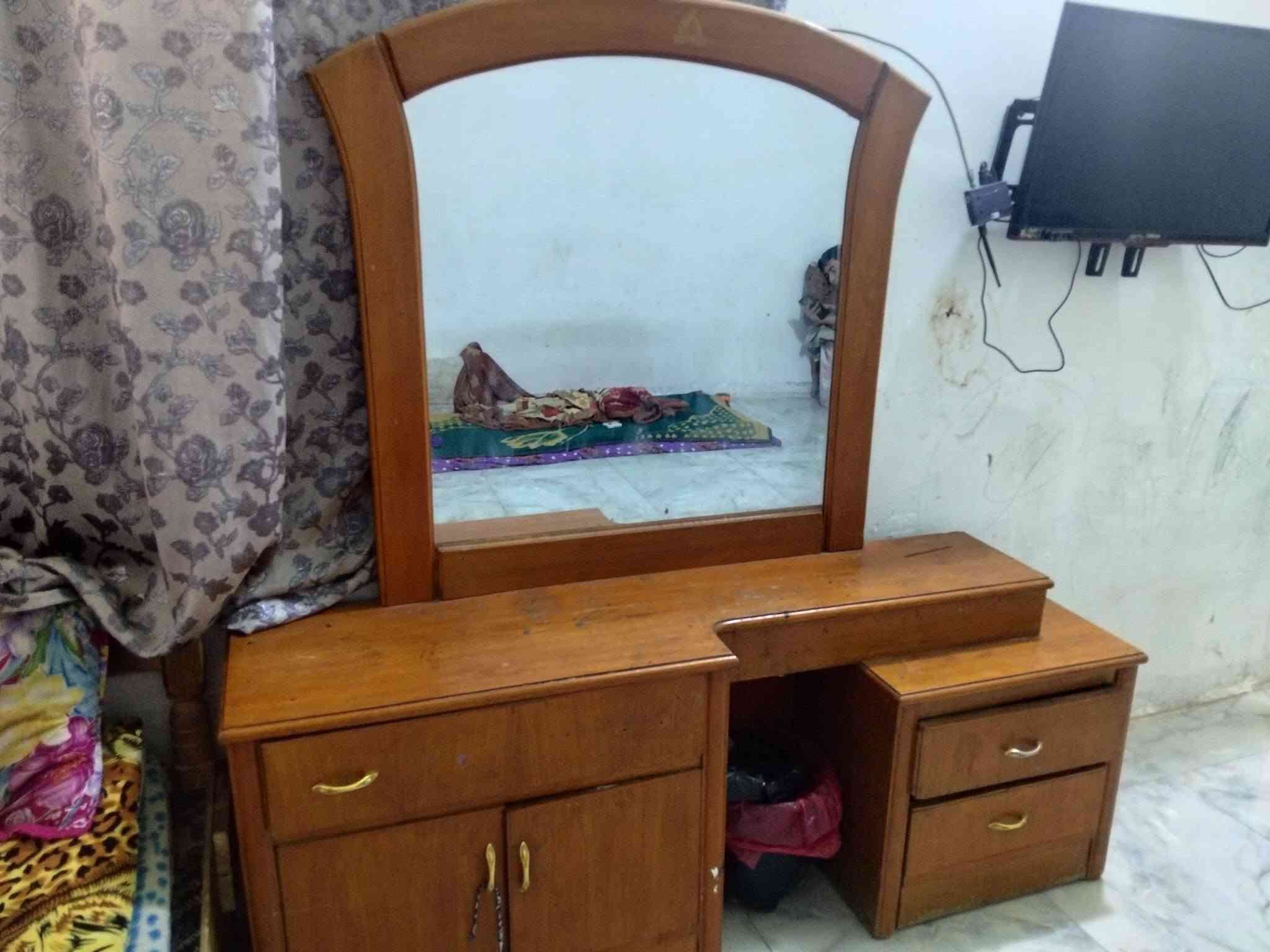 كنب مستعمل • سعره قابل للتفاوض