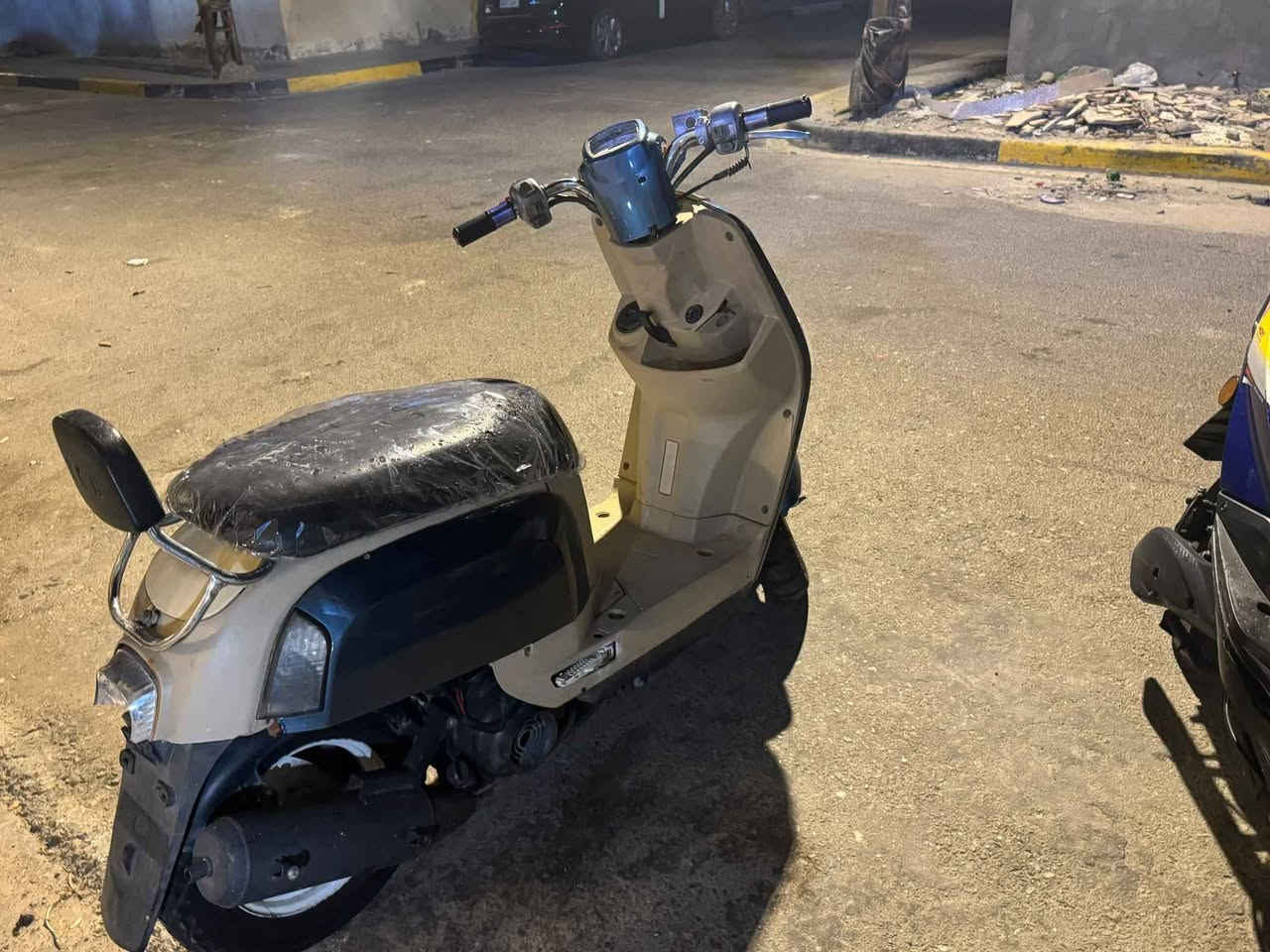 دراجة بوليس نضيف مكينه مفتوحة مبدله ولفات العنوان البصرة القبله رقم *********** وتساب فقط Singapore
