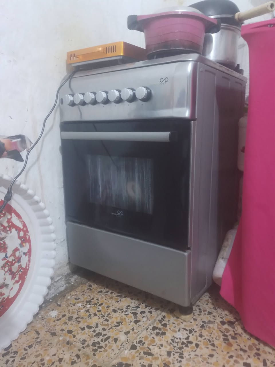 طباخ اخو الجديد عين زركه الفرن كامل السعر 40 مكاني مدينه الصدر رقمي *********** مستعجل عل بيع لن جايب كاونتر وما عندي مكان
