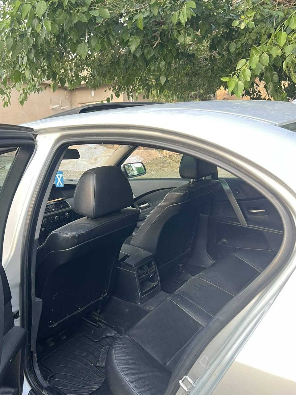 Bmw E60 523i 2005
سلاید-داخلی رەش - کوشن جلد  کارەبای خەزن هیتەر فولل- مەنەفێس اصلي - گێرو محەرک شەرت- غرامە شەرت - سەخفو حیزام شەرت - سيارة لوكه سعر 74 مجاله كي برايني رقم *********** اكر, نينوى
