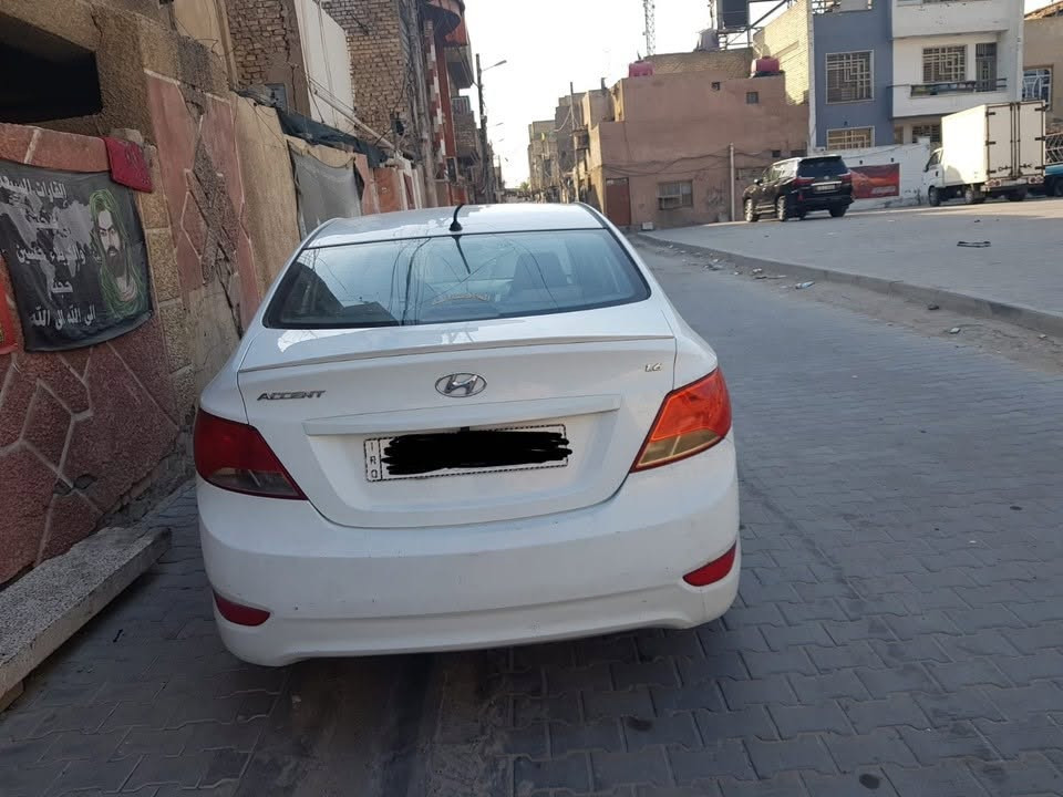 السلام عليكم اكسنت 2016خليجي مكفوله كفاله عامه عدا مكانات بارد السياره بلاديه محرك 1600 كير محرك كهربائيات كله سليم تبريد ثلج❄️السياره جاهزه للاخير كلش نضيفه فول مواصفات اشاير بل مري فتحه سقف تحكم ستيرن ويل كب السعر 105وبيه مجال مكاني بغداد الرقم ***********
