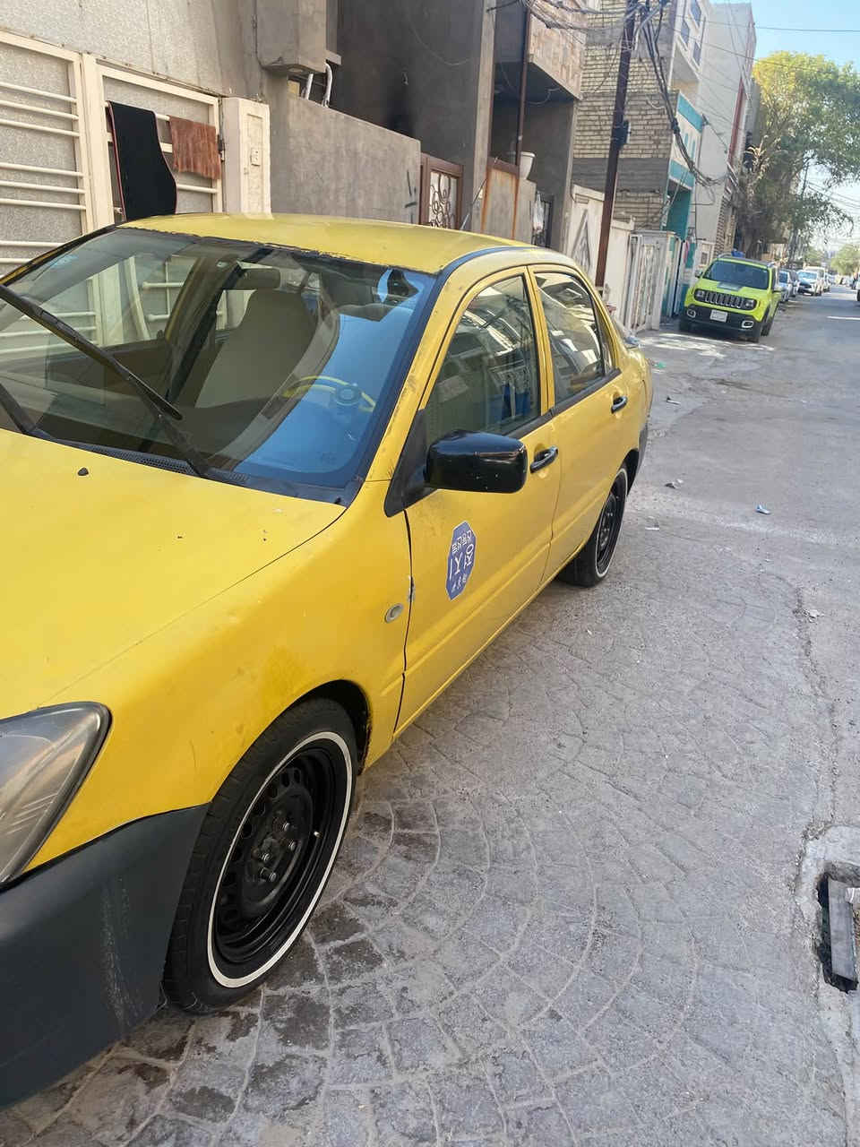 من  رخصه الادمن سياره لانسر ٢٠١٠لبيع محرك جديد ٢٠٠٠السياره ماطلع بيها بس الصدر مالتها تعبان وهذه رقمي وخابروني ***********رايدها ب٦٠وبيها مجال حك الجيه
