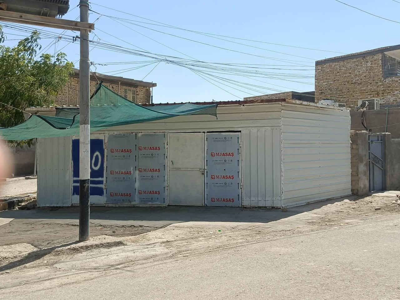 قطعة ارض العنوان قرية ال كاظم 
الشارع الرئيسي لمدخل القرية (شارع الحسينية)
موقع مميز ركن والواجهة مال القرية 
تصلح استثمار 
الابعاد ١٤ × ١٥ 
للتواصل عبر الرقم ***********
