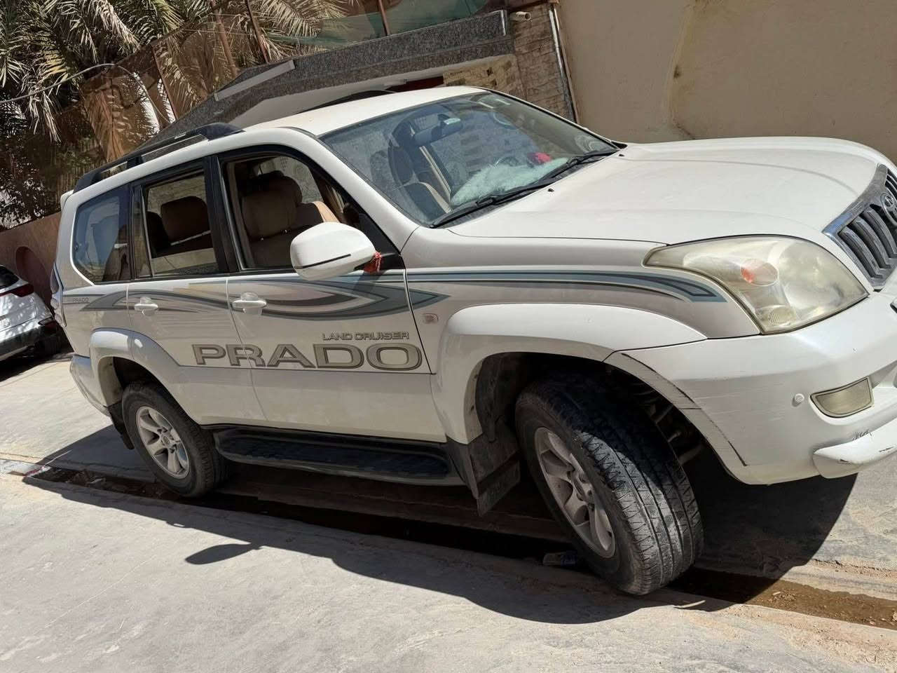برادو GX للبيع 
ماشية 139 
مكفولة من الصبغ فقط الدعامية 
وكير ومكينة مكفولات 
7 راكب 
4 سلندر 
السعر 170$ وبيها مجال 
مكان السيارة الصويرة 

للتواصل *********** الصويرة, واسط
