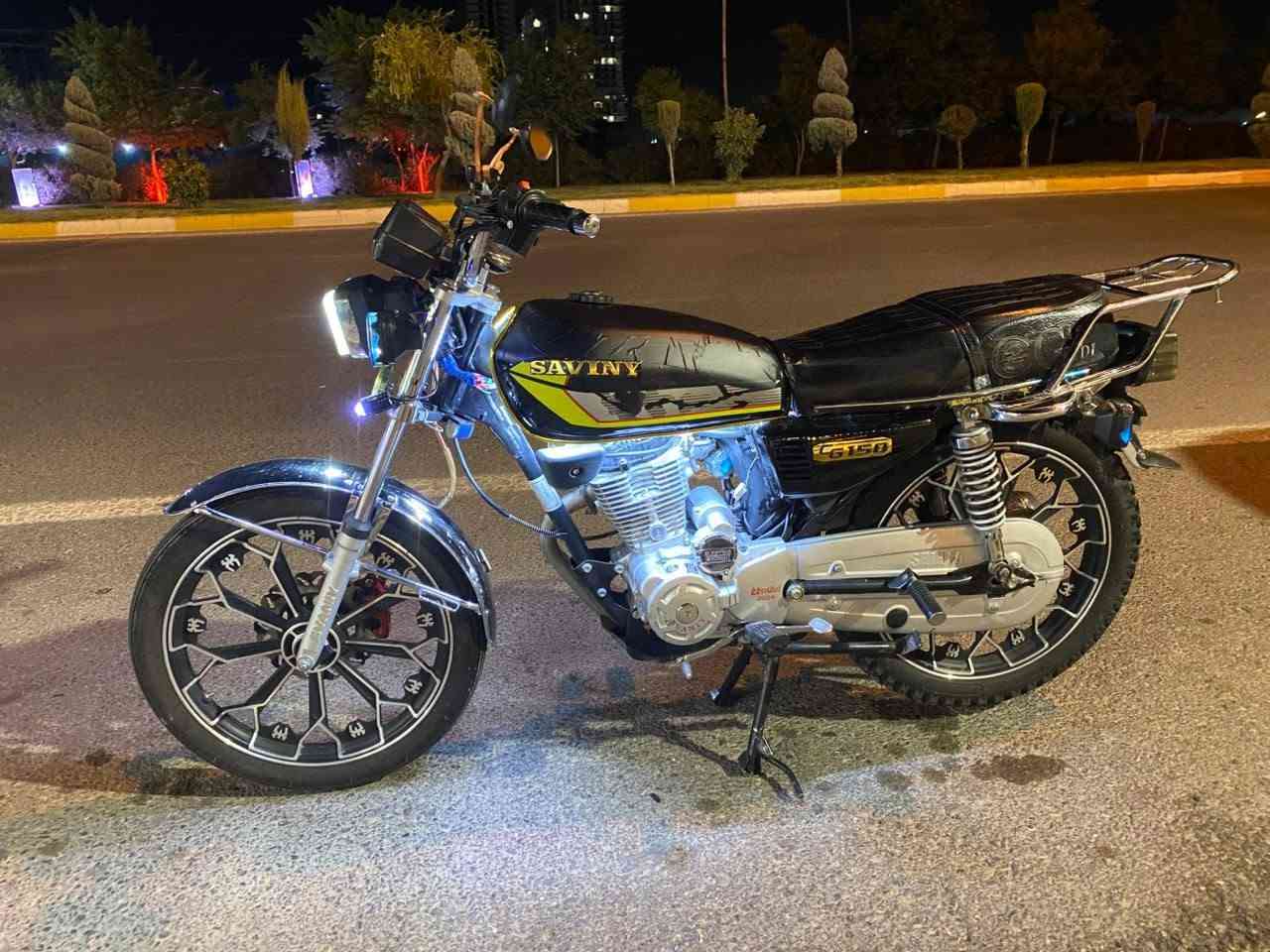 راح اكتب جميع تفاصيل + فقط نقد فقط داخل اربيل رجاء
سافيني 2024 الوجبة الاولى  مكينة 150cc كبس حتى كور وسلندر كبس 

دراجة كلها بلادي كيج وتانكي وحتى كزوز بلاد كاملة مايعوزها شي 
منفيس موجود 
دبلات كهربائيات حتى كيج شغال لايت عالي ناصي اشاير 

نكرة سلف نكرة هندر شرط فحص 

مكينة صوت ناعم دبلات ناعم اخو زيرو ماطور مال جناي 

طخم ويل عنكبوت 

شاصي بشرط 

كله بلادي ممغير بي شي 

للتواصل واتساب خط سريع *********** 

سعر جدا مناسب للشراي وبي معاملة فقط واتساب رجاء
