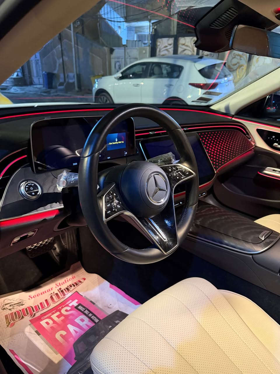 السلام عليكم شباب 
مرسيدس E350 2024 
فول مواصفات دشبول النجمة
ماشيه 22 كيلو 
مساج 
64 لون
داخل ابيض 
خزن كشنات
حساسات وكامرات 360 درجة
سيارة 4Matlc
باج تضليل جديد السيارة دخول جديد وترقيم على ايدي كلين تايتل فقط اربع اصابع pdrبجاملغ الامامي
54 وبيها مجال للاستفسار *********** بغداد, العراق
