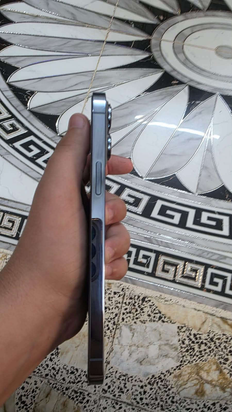 آيفون ١٣ برو ماكس • بطارية ٧٥ • كفالة عامة