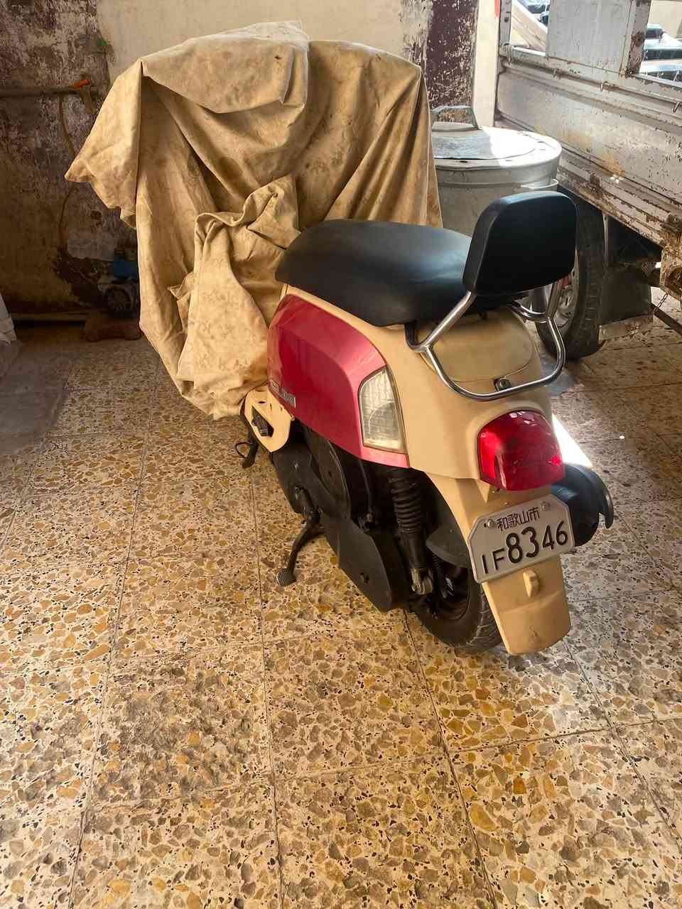 سلام عليكم دراجه البيع ما مفتوحه اوراق بسمي كنربايات شغاله سلف هندر كله شغال السعر 600 وبيهه مجال مكاني مغربه رقم الهاتف ***********
