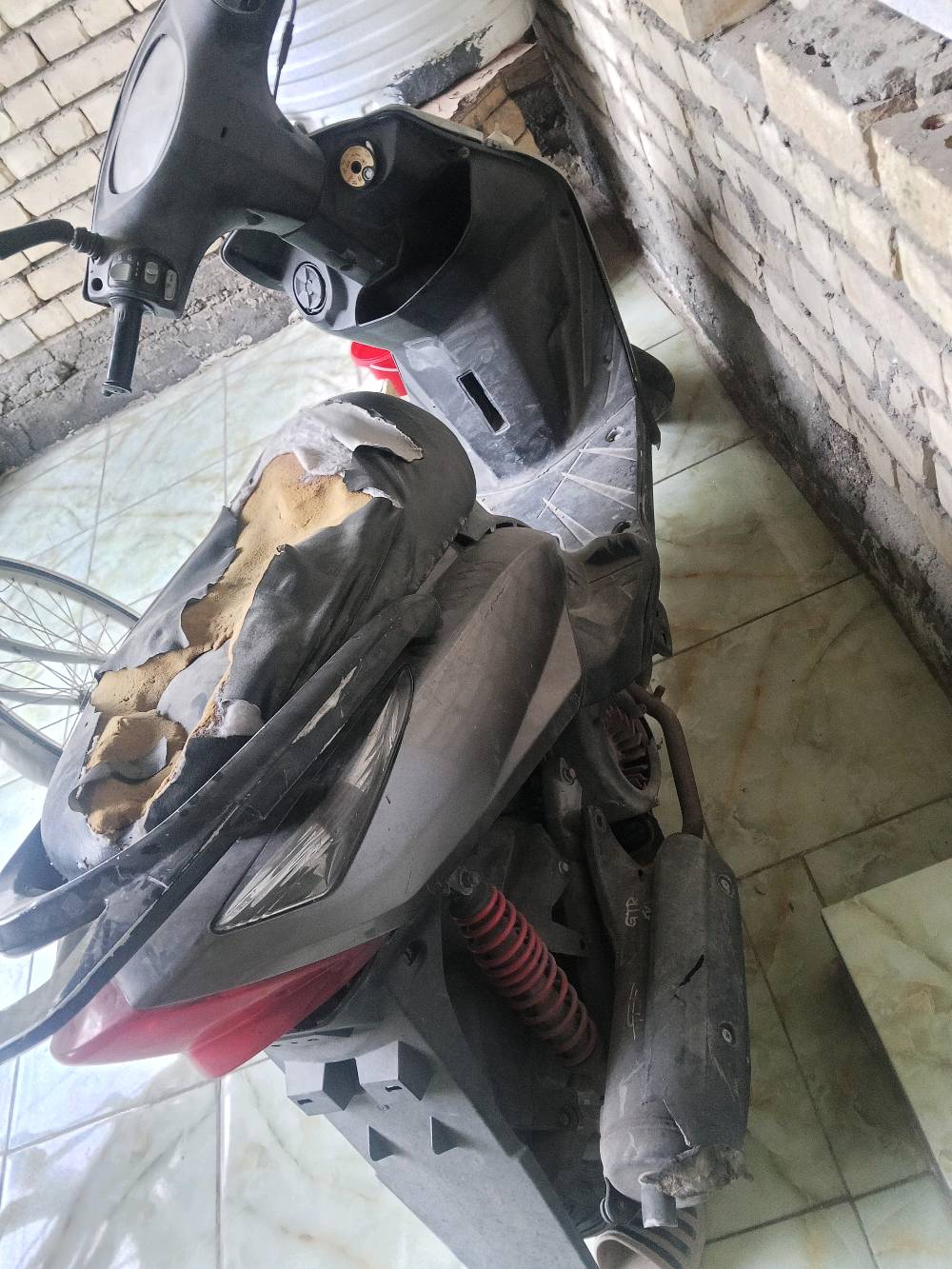 تراجه ثعلب ماكس  طافيه 
صلصه طاكه  مكينه ما بيه شي   
الدراجه هامله ومتروكه شهر 
سعر 250قفله 
هاذه رقمي  775 948 6405
أنت موجود وين بالضبط بالمحافظة/المنطقة؟ وأي وقت يناسب للمشاهدة والفحص؟: 
مكاني الشعله