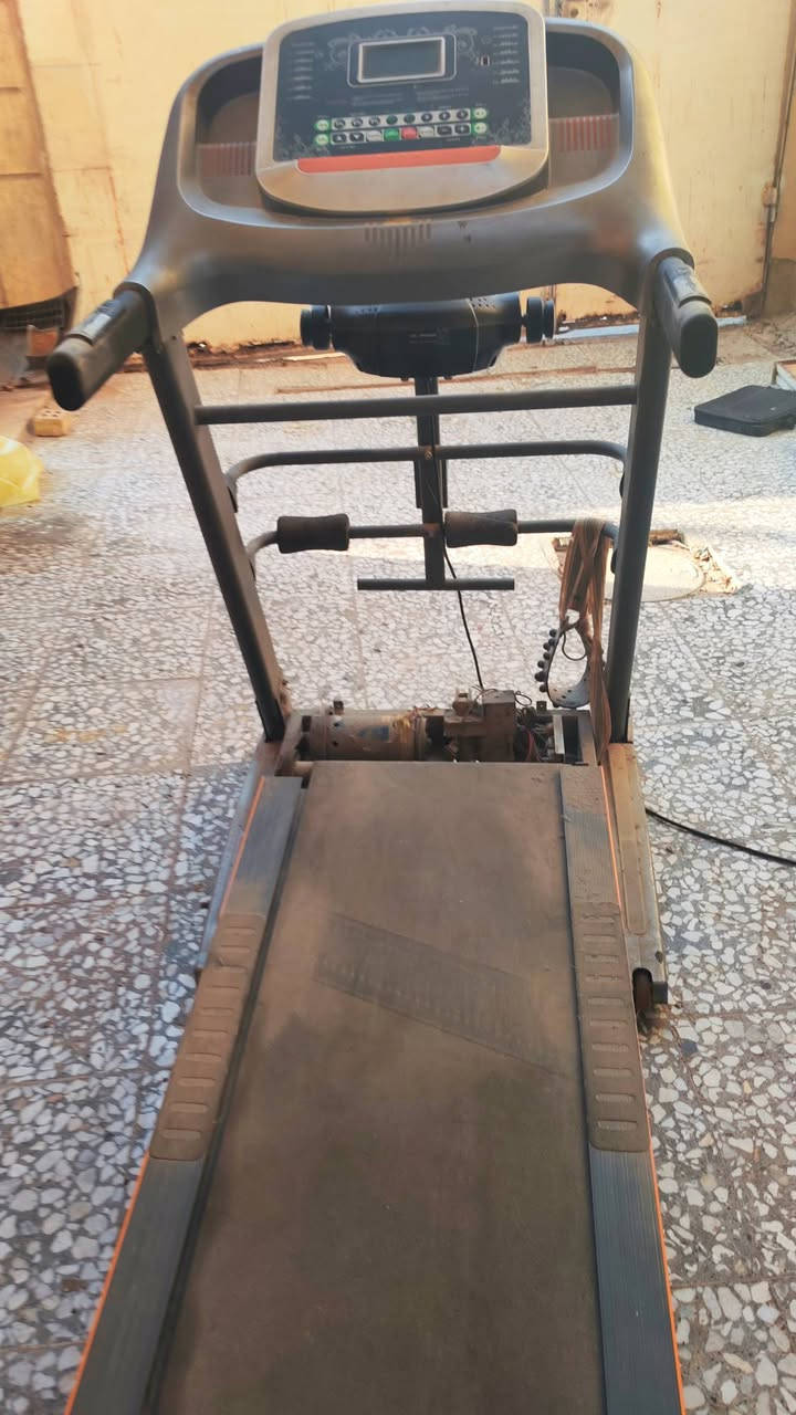 سلام عليكم جهاز جري كربائي عطل في المحرك السعر 100الف الرقم ***********
