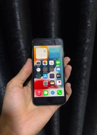 ايفون ٧ • ذاكرة ٣٢ • بطارية ٧٤%