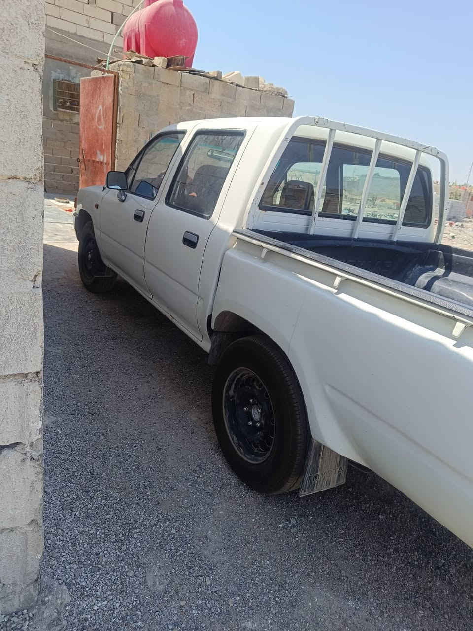 تيوته جمره مديل 94 مكينه وكير كروسيده مكفولات السيارة مصبوغا عام بسمي رقم دولي نگليزي صار شهر من جددت السنوية لل2031 الكهربائيات كلهن شغالات بس تبريد مابيهه يراد كمبريسر 
مكان البصره الزبير السعر. 60. وبيهه مجال ***********
