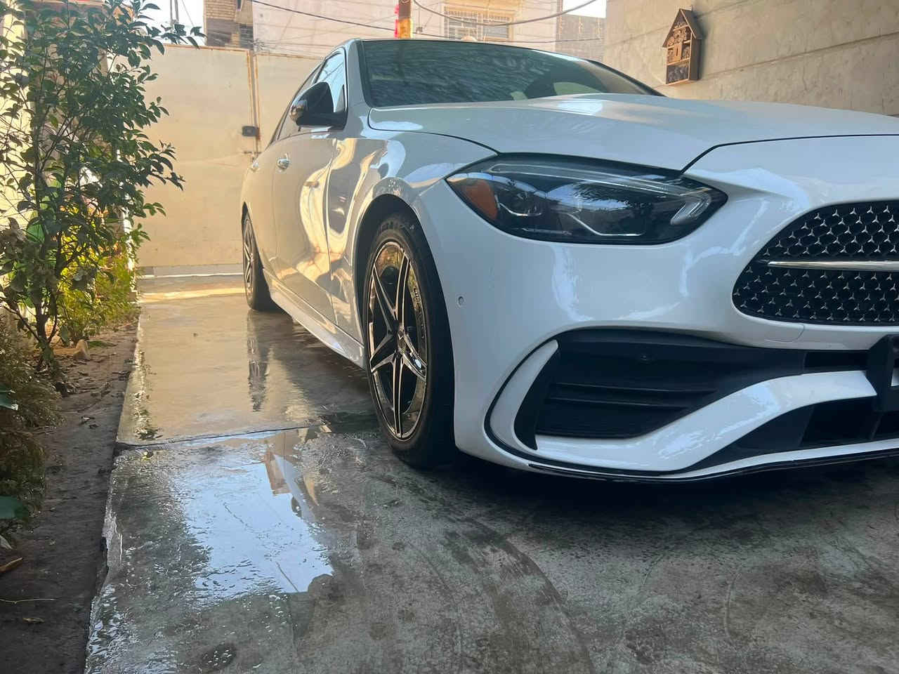 مرسيدس C300 نايت ادشن للبيع  موبايل ***********
وارد أمريكي الموديل: 2023
Amg. كت كامل بلادي مالته 
 • المواصفات:
 • فتحة سقف بانوراما 
 • خمس كاميرات
 • رادارات محيطيه
 •فورماتيك
 • دشبول اسود صاج
 • داخل اس كلاس 
 • مقاعد AMG اسود
 • ماشية:40 الف 
 • محرك 4 سلندر تيربو – اقتصادي وقوي
 • بصمة أبواب 4
 • تسخين كراسي أمامية 
‎ • انطمة قيادة (eco,comfort,sport,sport+,individual)
 • نظام حفظ وضعيات الكراسي (Memory Seats)
 • كراسي كهرباء
 • مرايات كهربائية تطوي
 • رادار بالمري
 • رادار تثبيت سرعة
‎ • ستيرن تدفئة
 • تحكم ستيرن وقيادة ذاتية
 • شاشة كبيرة ايباد 
 • نظام ملاحة (Navigation)
‏ • Apple CarPlay & Android Auto
 • نظام صوتي Burmester
 • إنارة داخلية ملونة (Ambient Lighting)
 • نظام مراقبة النقطة العمياء
 • رادار أمامي – تنبيه تصادم
 • نظام تتبع المسار / تنبيه الخروج من المسار
 • كاميرات 360 درجة + حساسات أمامية وخلفية 
 •لايتات LED
 •نظام ركن السيارة سمارت 
 •ويل AMG 
 • تبديل ناعم – كير قوي
 • السيارة نظيفة كلش
 •
