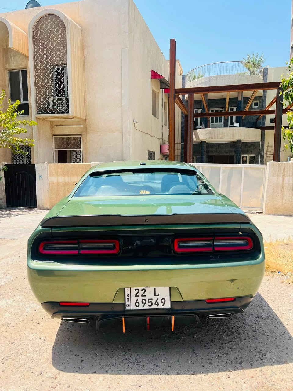 🚗 دوج جالنجر 2019 - للبيع أو للمراوس بأقل قيمة! 🔥
📌 المواصفات والتفاصيل:
 النوع: دوج جالنجر (Dodge Challenger)
 الموديل: 2019 ماشيه 67 ميل 
 اللون: زيتوني مميز 🟢✨
 الرقم: أربيل 📜
 المكان: بابل 📍 (ومتواجد بغداد حسب العمل 🚘)
⚙️ حالة السيارة والفحص:
 ⚙️ الكير والمحرك والمكينة: مكفولات كفالة تامة!
 💥 الحادث (أمريكا): جاملغ السايق وشوية من البنيد.
 🔨 بال (العراق): بارد فقط بالجاملغ وموجود على حطيته واضح بالصور.
 📄 السونار: موجود ومرفق بالصور، والفحص وين ما تحب!
 السعر: 168 ورقة وبيه مجال بسيط للشراي 🤝
 المراوس: يرهم مراوس بسيارة أقل منها قيمة (أدور فرق حسب القناعة) 🔄
📞 للتواصل والاستفسار:
📲 واتساب / اتصال: ***********

