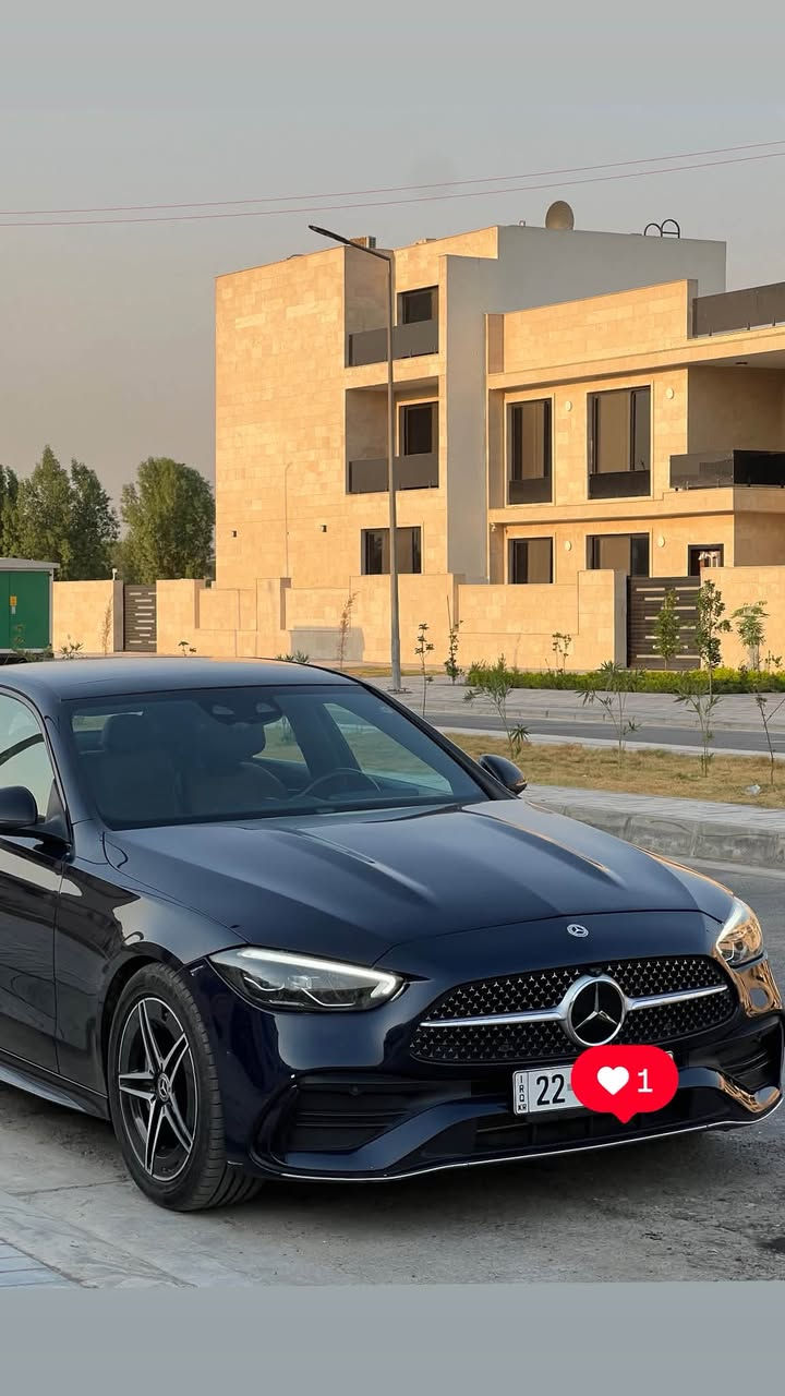 السلام عليكم 

مارسيدس بنز 
2023 
C300

وارد أمريكي 
بيها بنيد ودعاميه بدون دواخل لا شاصي ولا لغد 

رقم اربيل ب اسمي تحويل ثاني يوم 

ماشيه 66 km 

فول مواصفات السياره 1/1 للاخير 
 
5 كاميرات فول فول

مكفوله كفاله عامه عدا البنيد والدعاميه 

للاستفسار : *********** 
المكان بغداد العامريه قرب خدمي المطار

نص مكتوب في الصور:
- 1