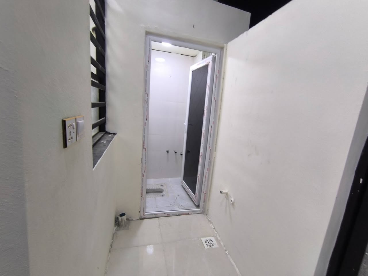 🏠 دار للبيع – النجف الأشرف / حي ميسان
📐 المساحة: 100 متر
📍 الموقع: حي ميسان – خلف سكلة الكرعاوي
🏡 بناء حديث – غير مسكون
🧱 بناء طابوق + صب كونكريت
🛣️ شوارع مبلطة بعرض 12 متر

🔹 يتكون من:
• استقبال
• صالة
• غرفة
• مطبخ
• صحيات

💰 السعر: 41 مليون دينار

📞 للتفاصيل والاستفسار:
***********
