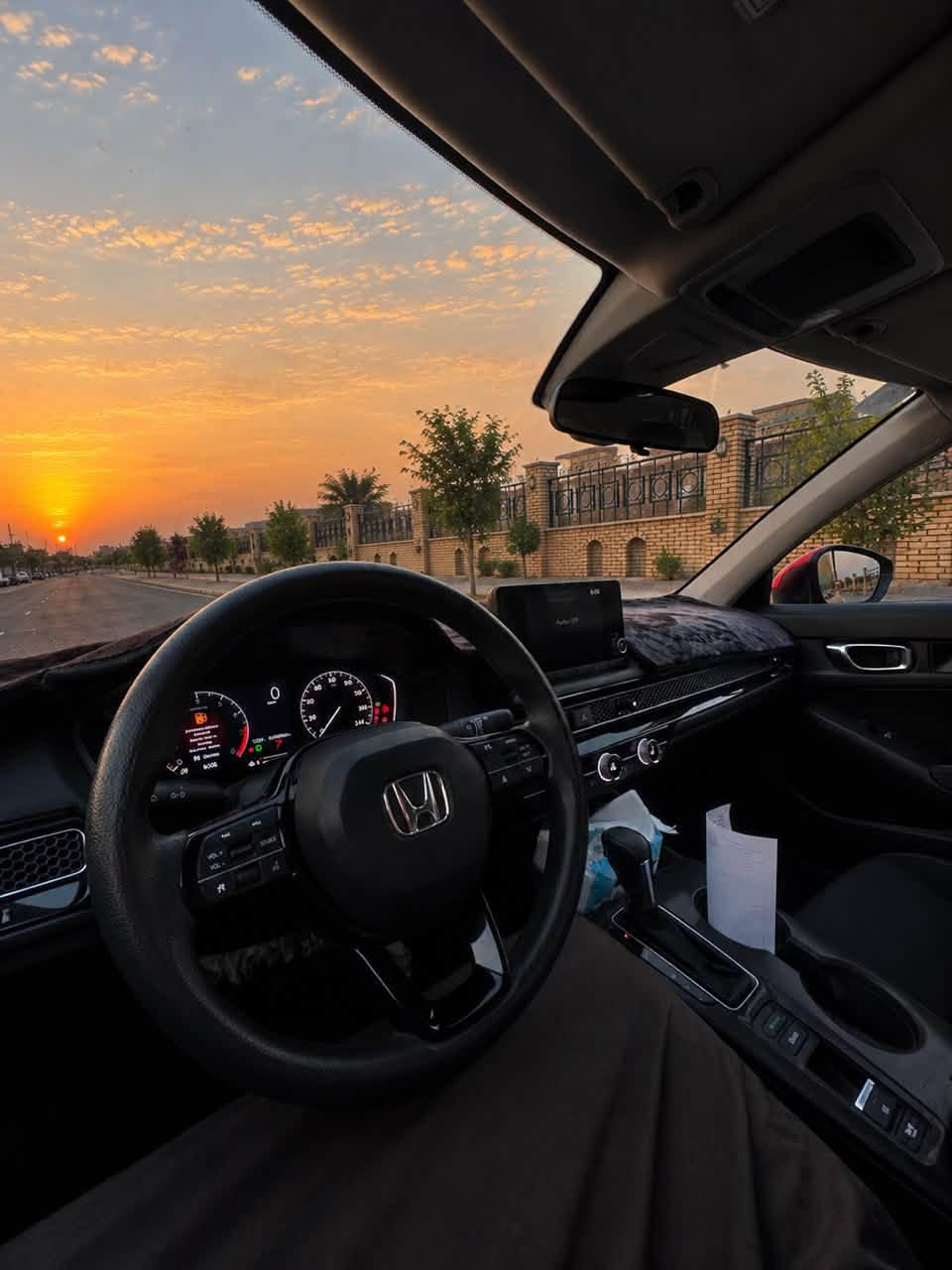 🔴 Honda Civic LX 2023

* الموديل: 2023
* الفئة: LX
* المحرك: 2.0 لتر 4 سلندر
* القوة: 158 حصان
* القير: CVT أوتوماتيك
* الدفع: أمامي FWD
* اللون: أحمر
* الجنوط: 16 إنچ
* الشاشة: 7 إنچ
* Apple CarPlay + Android Auto
* كاميرا خلفية
* Honda Sensing لأنظمة الأمان والمساعدة على القيادة
* مثبت سرعة
* تشغيل أوتوماتيكي للأنوار
* مكيف
* نوافذ ومرايا كهربائية
* ⁠الضرر موضح بالصور 
* ⁠السيارة من دون اي صبغ 

السعر / 140 ورقة وبيها مجال قليل
* 
مكان السيارة سامراء 
 *
للاستفسار الاتصال: ***********

نص مكتوب في الصور:
- PLC auction