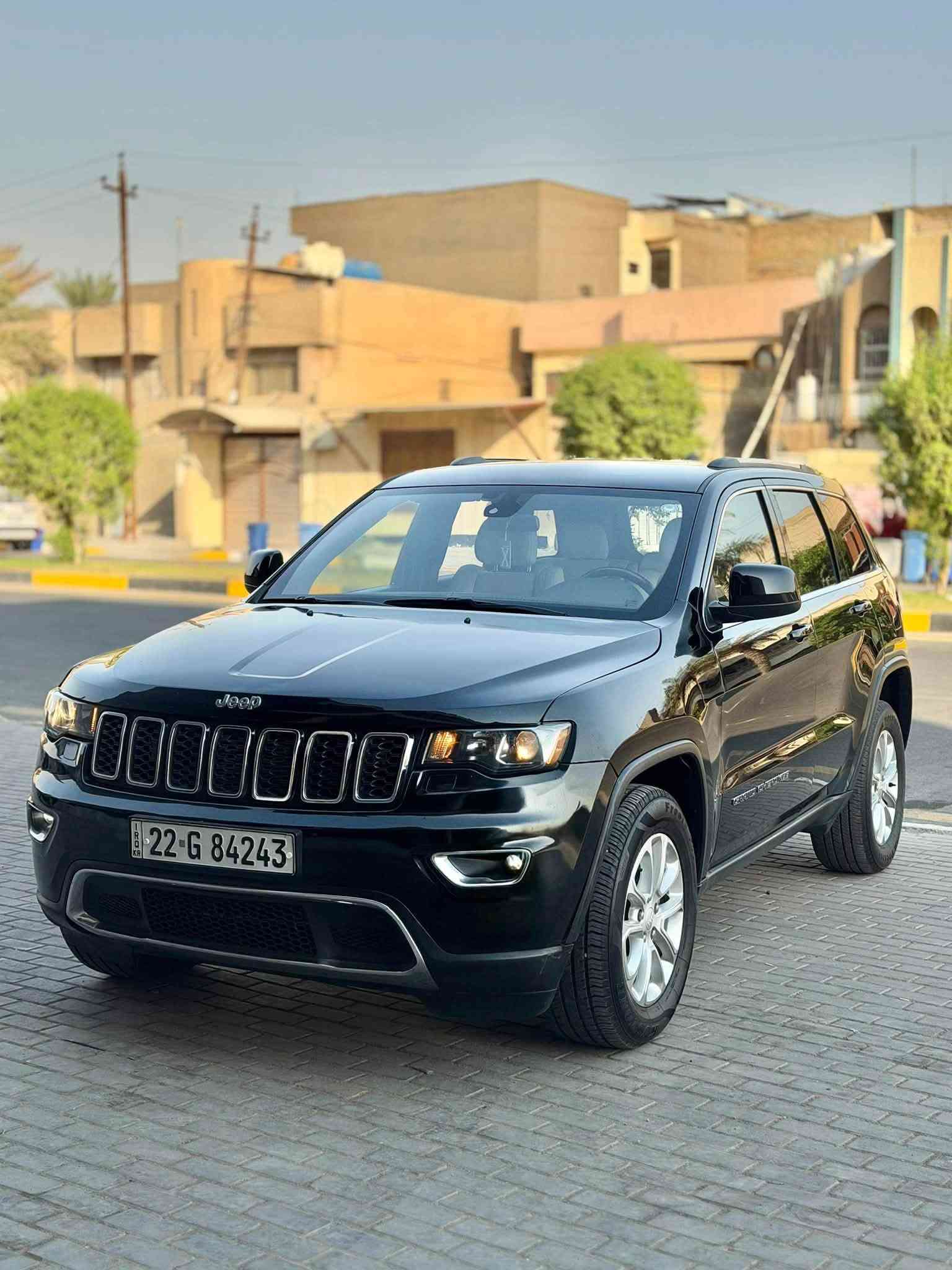 السلام عليكم جيب لاريدو 2021 رقم اربيل تحويل او وكالة مباشر معروضة(( 188)) وبيها مجال بسيط 
كير مكينة كفالة من الفتح  حدادية تخم تاير تبريد سياره جاهزه مابيها اي نقص 
المواصفات: 
رادار امامي 
شاشه الحجم الكبير تدعم نضام ابل كاربلاي واندرويد 
حساس خلفي امامي
رادار جانبي / يمين & يسار 
بصمة تشغيل عن بعد
شاشة كبيرة 
كشنات جلد  ابيض 
ستيرن تحكمات فول & تدفئة ستيرن
المحرك / 3600 
صندوق كهربائي 
دمام خلفي
وبعد بيها هواي مواصفات 
حادث السياره قطعتين فقط بدون دواخل الحادث مع المنشور 
مكان السيارة / بغداد 
للاستفسار***********
