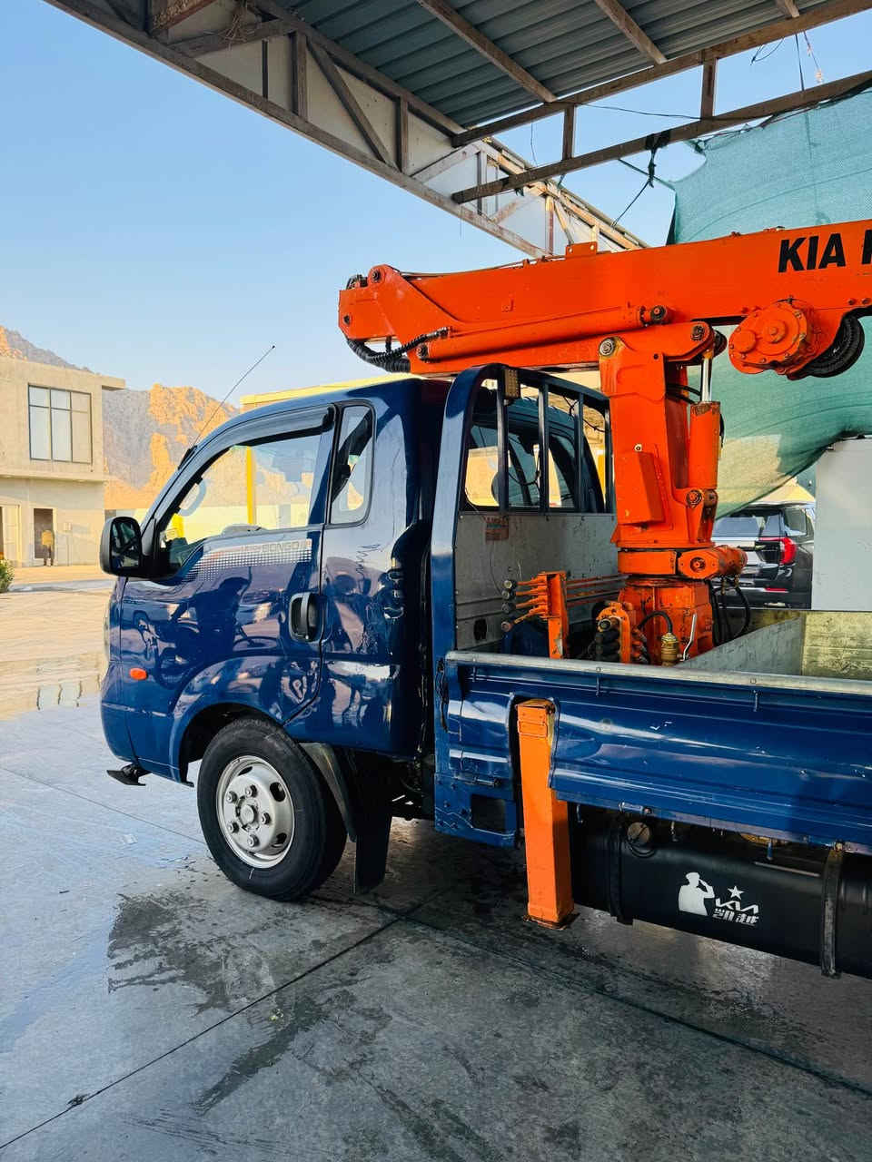 کیای کرێن ساغە دوبەیە سەیارەک مەکینە رەشی 4000 سۆپەری ٦ گێڕە abs ئاوێنە شەف هیتەر ڕادار حەساس کرێنەکەی لەدەرەوە بەستراوە دو سڵایتە ٦ قاچی هەیە هەموی مەزبوت ئیشدەکات تایەکانی تازە گۆراوە بەشەرت گێر مەکینە ئەکسل هیچ نەقسێکی نیە سەیارەکە هەموی ١ ساڵە داخڵ بوە  سعر ١١٠ گەڵاو معامەلە *********** رانية, السليمانية
