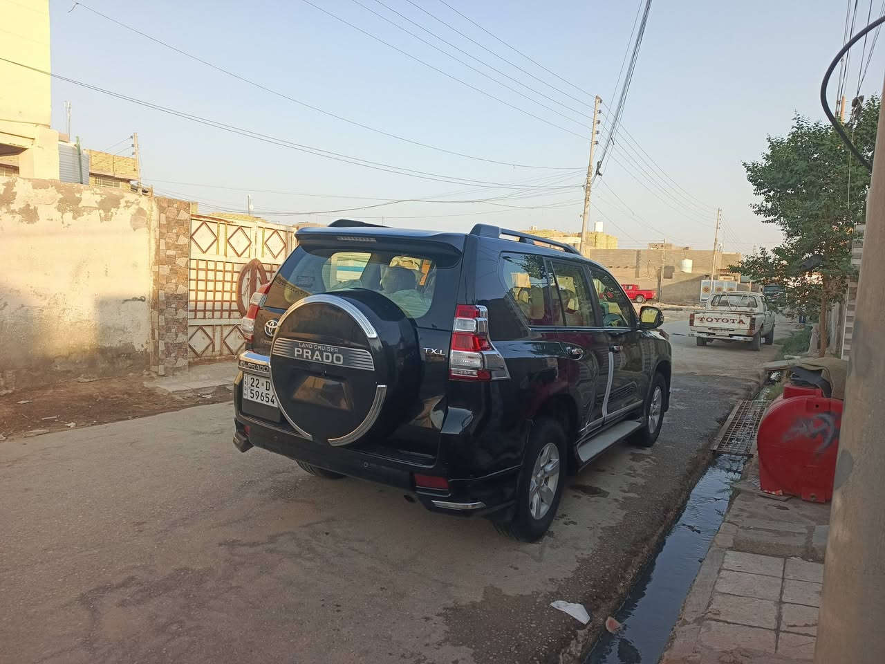 السلام عليكم برادو موديل 14 اديشل فول مواصفات للاخير سته سلندر سياره جديده بمعنى الكلمه رقم اربيل تحويل وكاله شنو اللي يعجبك موجود سياره كفاله ماشيه 190 سياره شرط على وضع الشركه وبالعافيه علي ياخذها بيع ومراوس العنوان ذي قار الفجر السعر المطلوب 285 تلفون ***********
