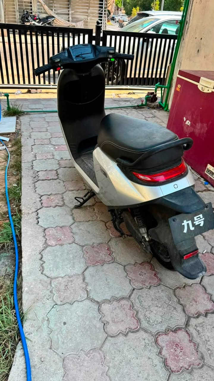دراجه كهربائيه للبيع فول مواصفات بطاريه ليثيوم سرعتها 70 
ماشيه كلش قليل استعمال شهر السعر 1.250.000 مع  المجال مكاني نجف حي السلام ***********
