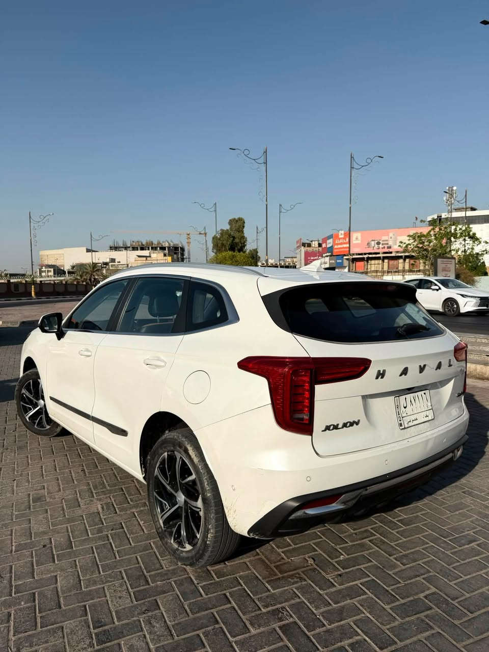 سيارة هافال جوليان للبيع
موديل ٢٠٢٢  ماشيه ١٤٤ الف كيلو متر 
سيارة فول فول موصفات 
موصفات السيارة :
١- حساسات امامية و خلفية 
٢-كامرات ٣٦٠ 
٣-رادار امامي و خلفي 
٤-مثبت سرعة ذكي 
٥-هاند بريك بصمة و اوتو هولد 
٦-بانوراما 
٧- خاصة الاوتو بارك 
٨-كراسي تدفئة
٩-لايتات لاد و اضاءة نهارية
١٠-اربع وضعيات  قيادة  (سبورت و نورمل و ايكو و ثلجي)
١١- مكينة ١٥٠٠ تيربو  اقتصادية
١٢-ثلاث اشكال ل عداد الكيلو متر 
بيها بارد بالجنطه كد شبرين وبيها شخوط تعال گلب وشوف بعينك السياره كير ومكينه مكفول وروح افحص  وتدلل 
السعر 110
للاستفسار 
***********
