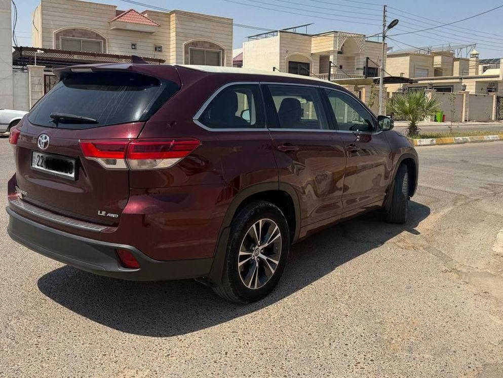 Toyota Highlander 2018 LE 🇯🇵
🚘 تويوتا هايلندر 2018 LE 🇯🇵 
🔹 4×4 
🔹 6 سلندر — محرك 3.6
🔹 7 راكب
🔹 3 قطع تبريد
🔹 رقم أربيل / بأسمي السنويه  [2030]
🔹 ضرر [ بنيد فقط ]
🔹 اللون: ماروني
🔹 داخلية جلد أسود
🔹 شاشة + تحكمات ستيرن
🔹 ABS +
 مثبت سرعه وتحديد مسار 
+ مانع انزلاق + نظام منحدرات + 
SNOW للثلوج 
🔹 3 أنظمة قيادة: Sport / Normal / Eco

السيارة استخدام شخصي وحالتها جيده ..

💰 السعر: [216$] 
🔥 السعر قابل للتفاوض للجادين بعد المعاينة

📍 المعاينة: [تكريت]
📞 للجادين فقط: [***********]
