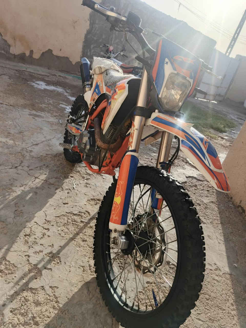 قفاز • ٣٠٠ • ميسان
