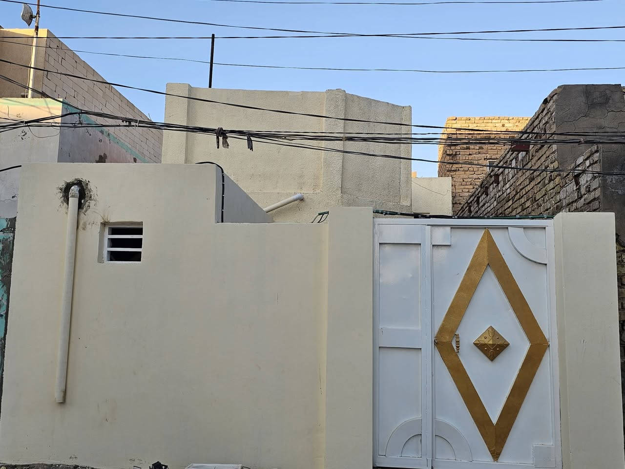 النجف الحولي • ١٠٠م • نظيف