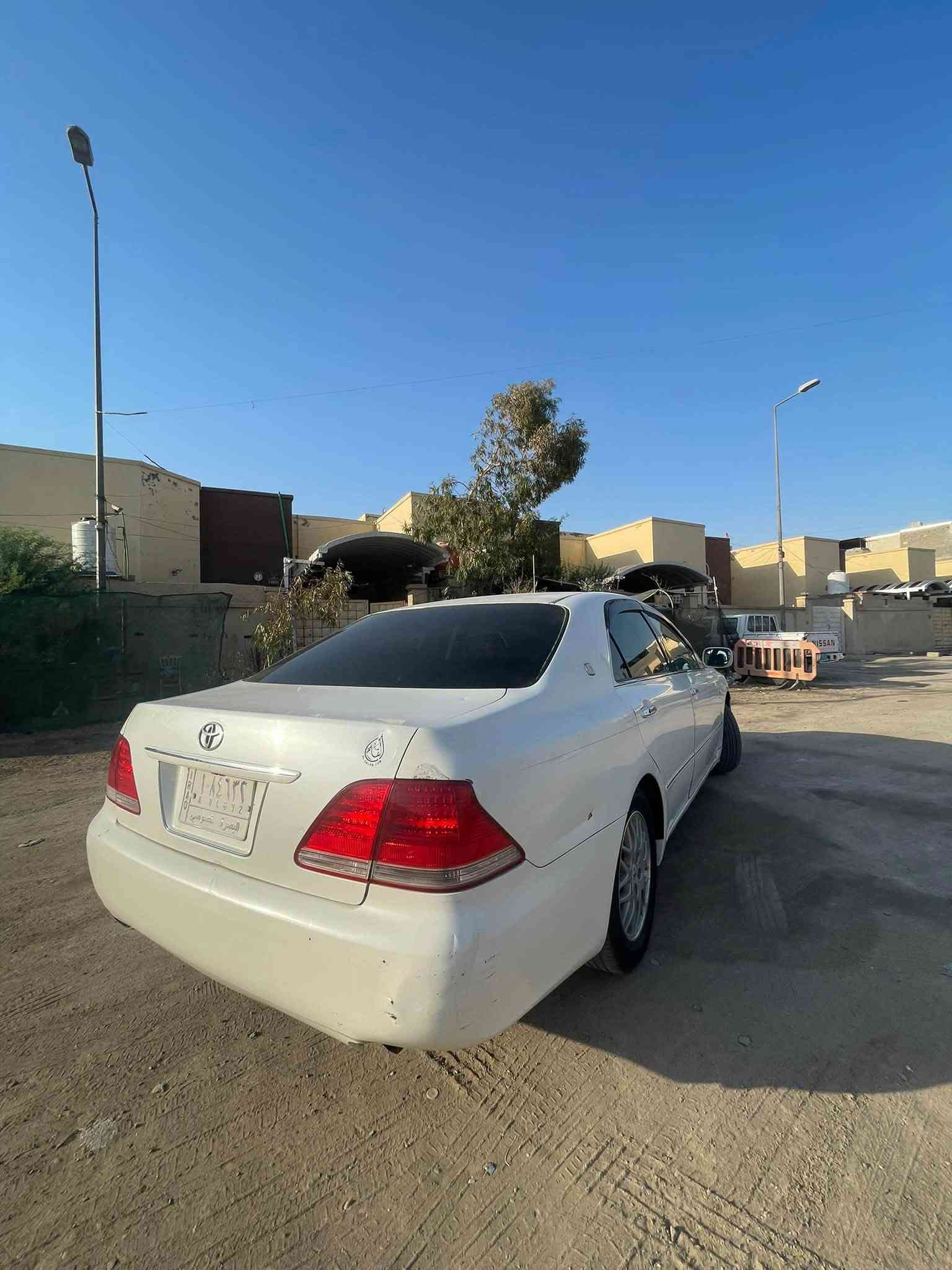 السلام عليكم للبيع او المراوس حسب الرغبه شاهينه مديل 2004كير مكينه حداده تخم تاير تبريد امامي وخلفي سنتر لوك بصمه لون لؤلؤي بيها كصه جنطه أصوليه السياره بأسمنه السياره فول تحكم ستيرن السعر 90بيها مجال قليل عنواني البصره ***********او ***********
