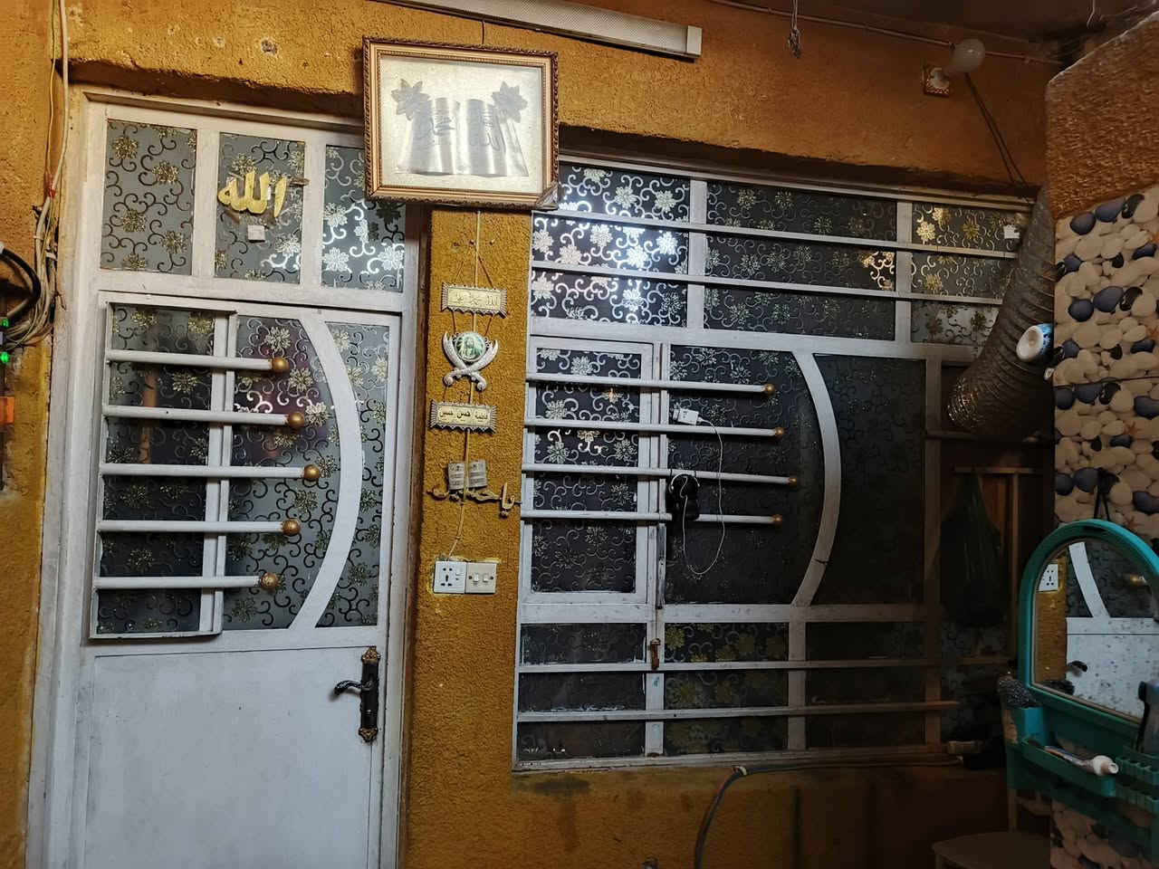 بيت للبيع مساحة ٨٤ م
غرفتين واستقبال بناء حديث
جبهه اربعه له ربع 
سعر ٨٥ 
حي اور الشيشان يم سوك الصبح
طابو صرف زراعي
هاتف ***********
