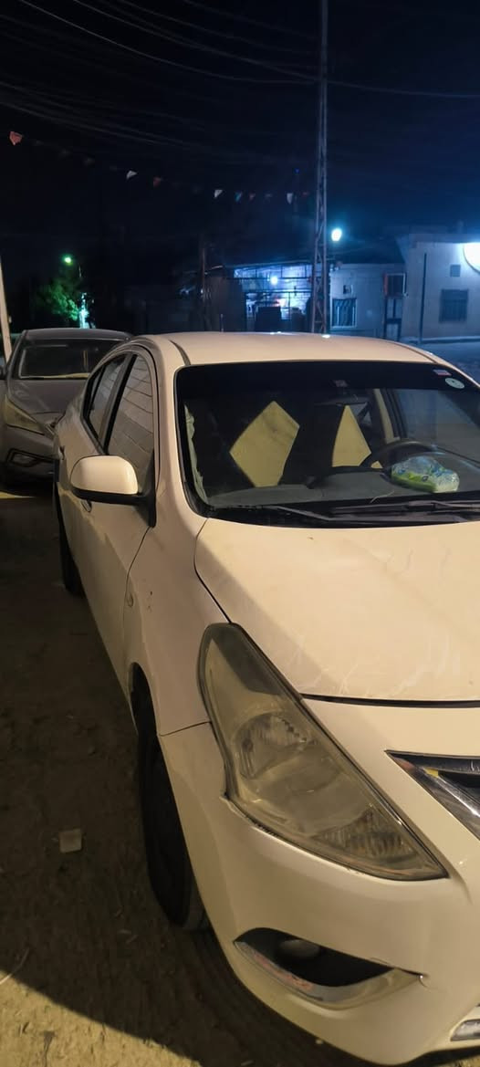نيسان صني للبيع موديل 20 رقم اربيل منتهية السنوية ب٢٥ شهر ال١١ باسم شركة اكرم احمد عبد الرحمن عندي وكالة باسمي ما بيها ضربة قوية بيها دحجات بس بيها حالوب 
ماشية ١٨٩ الف مكينة تبريد كير كله تمام 
حدادية 60الى 70بالمية السعر ٨٥ ورقه
موجودة في البصرة ـ أبي الخصيب 
***********
