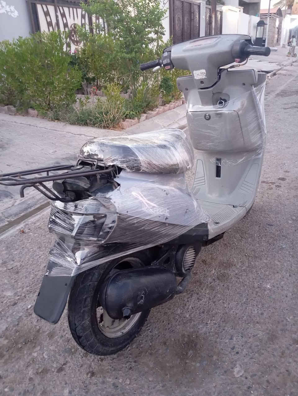 سلام عليكم..  ماطور ياماهاا للبيع مكينه وشاصي شرط مكينه نشطه وشلعه فول هندر واحد تشتغل مابيهاا اي عيب فقط يرادلهاا وكافيه ولايت خلفي واتحده ياماهاا بيهاا مكينه مثلهاا السعر 125 وبي مجال حك الجيه شراي اتصل او خاص ***********
