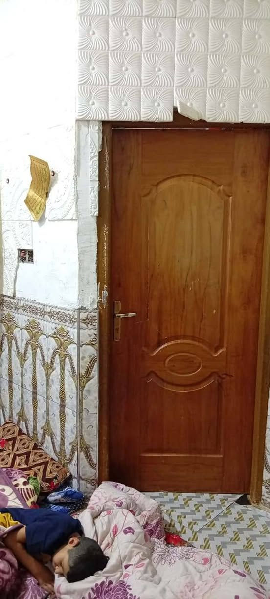 سلام عليكم دار سكن للبيع يتكون من غرفتين واستقبال ومطبخ وصالة وصحيات  في ابو الخصيب مهيجران شارع الجلبي مقابل حسينيه العاشور جهة الشط يبعد عن الشارع السايدين 500 متر طابقين الطابق الثاني بي تشطيب المساحه 100متر طابو صرف عراقي 
السعر 90 وبي مجال للشراي التواصل ***********
