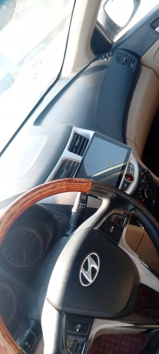 اكسنت خليجي 15
فول مواصفات 
بيها صبغ جاملغ امامي وخلفي بدون دواخل بدون تبديل 
سيارة بأسمي مداور ثاني يوم 
السعر 87
***********
