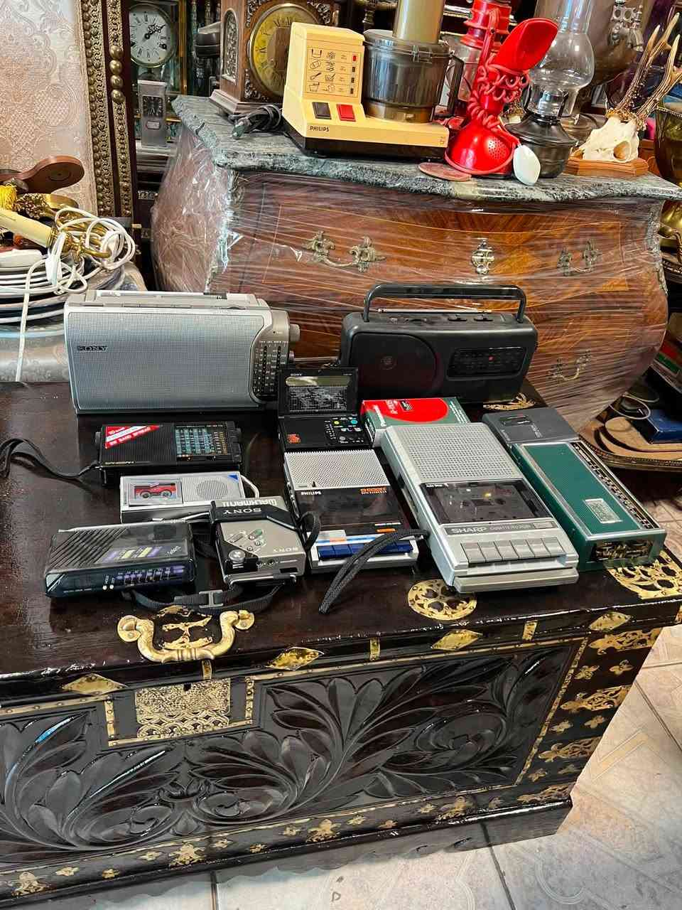 مجموعه راديو ومسجل 
***********
بغداد ويوجد. توصيل
