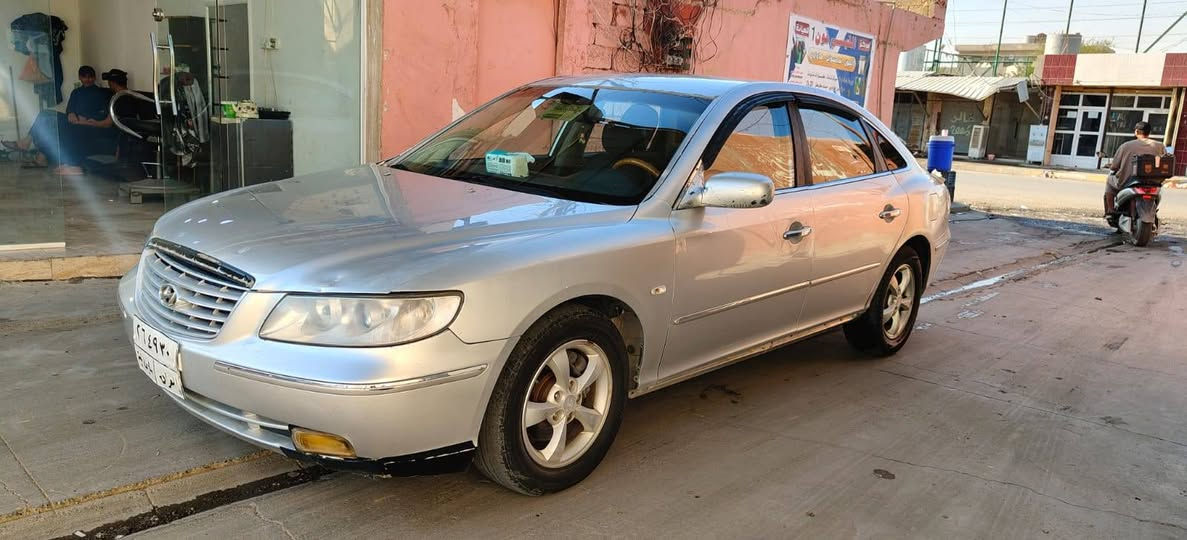 السلام عليكم ازيرا للبيع 
المرغوب محركv6
السياره كما موضح بالصوره
ماتصرف عليها ربع
سياره نضيفه عل بلاد
تبريد يخبل وتدفئه تخبل
صدر جديد گير محرك شرط 
تايرات جدد 
السياره مال جناي 
السياره ادوات ادوات 
السعر ٤٤بي مجال نقد نقد

الهاتف ***********
